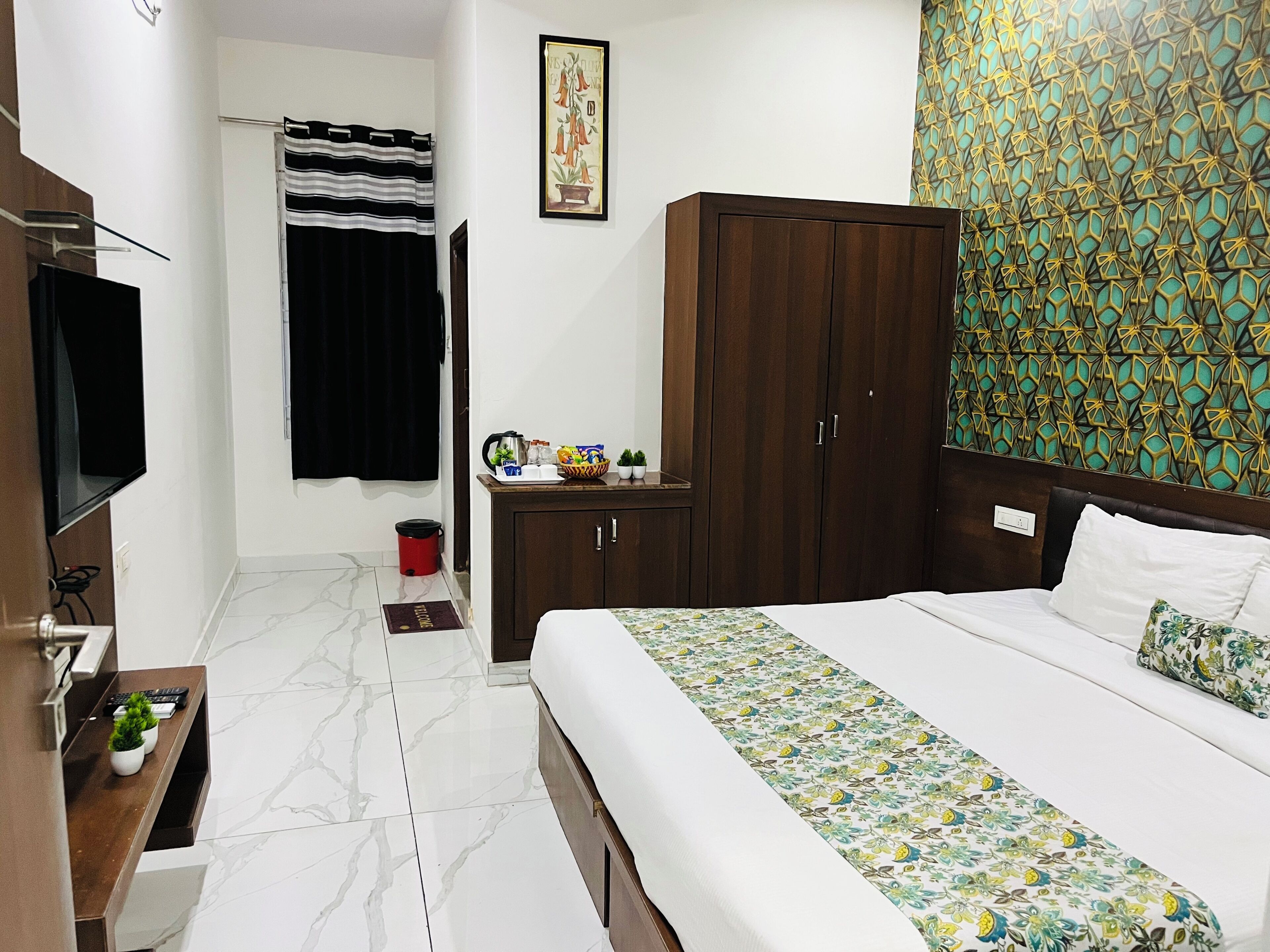 Hotel Plaza by Signature Group