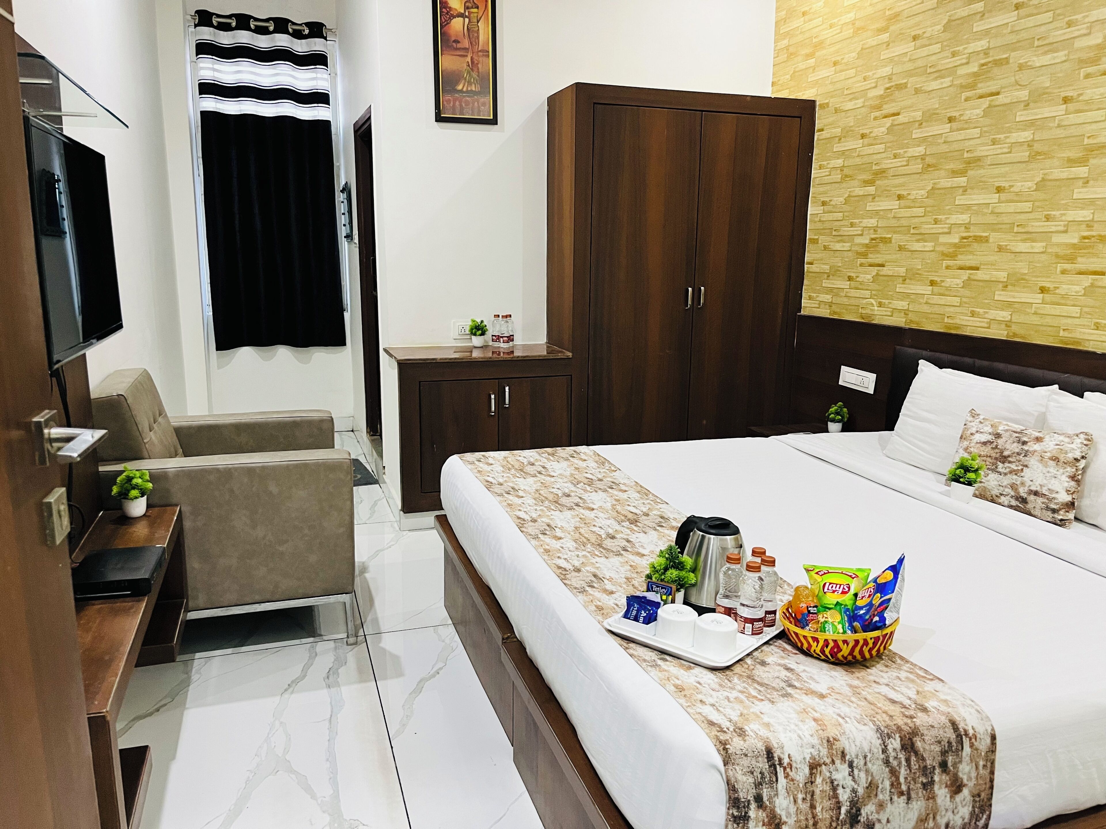 Hotel Plaza by Signature Group