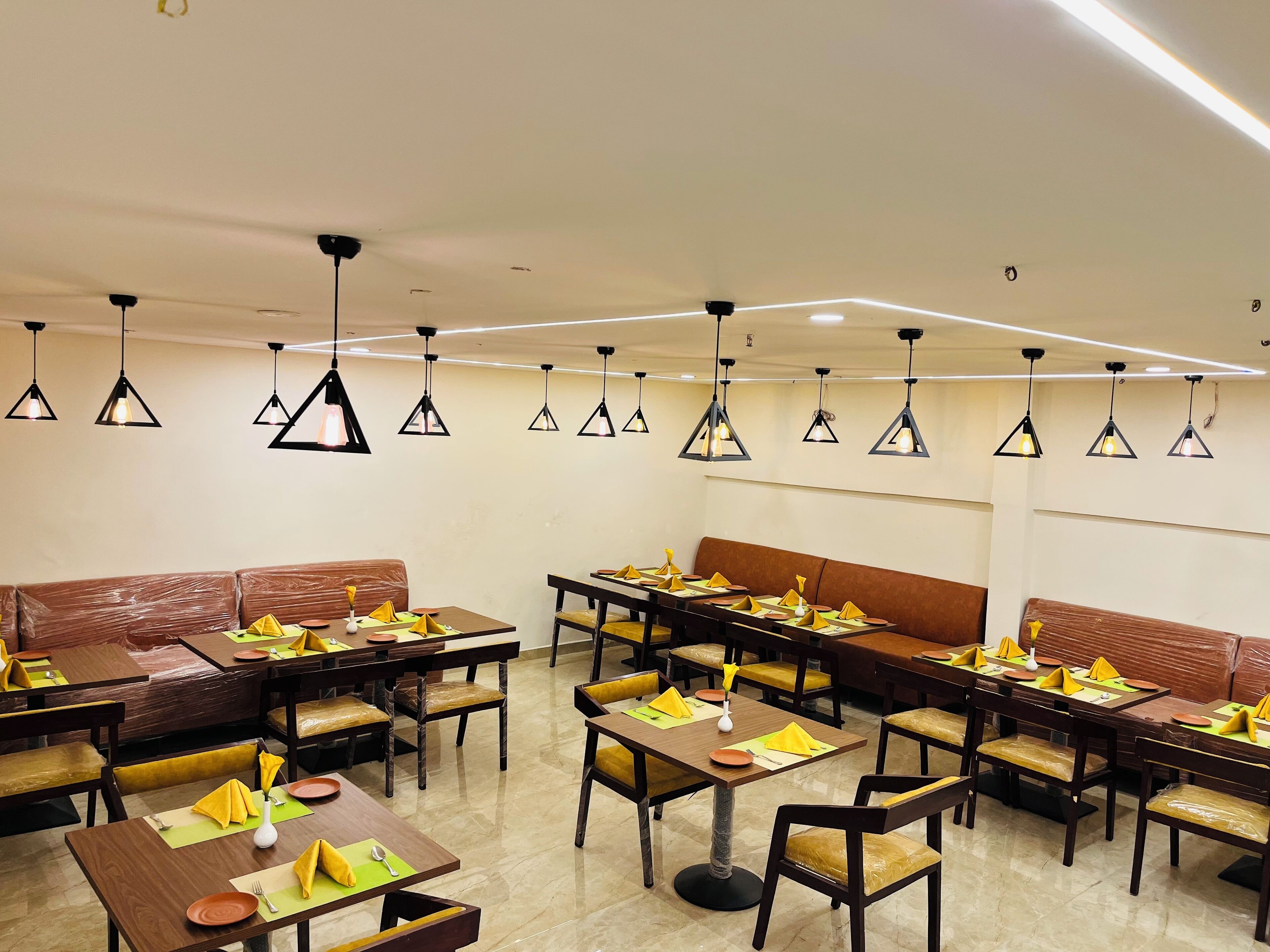 Hotel Plaza by Signature Group