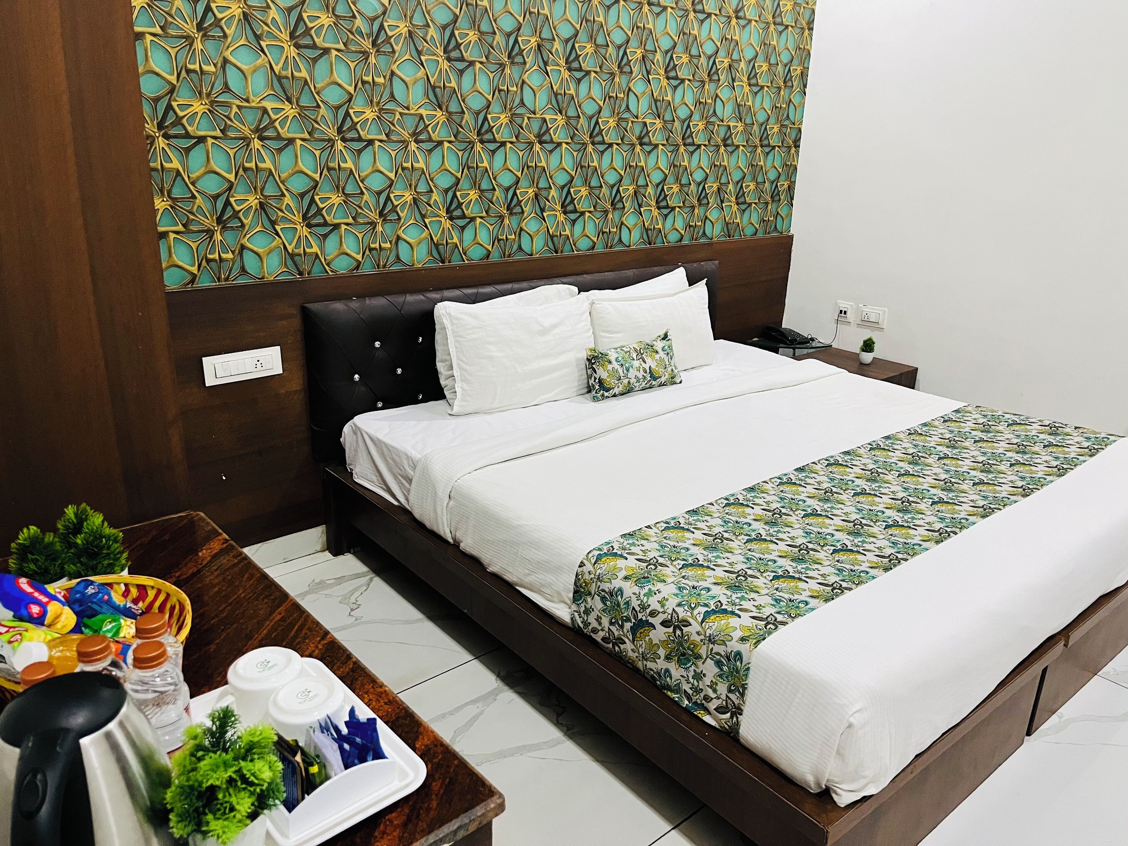Hotel Plaza by Signature Group