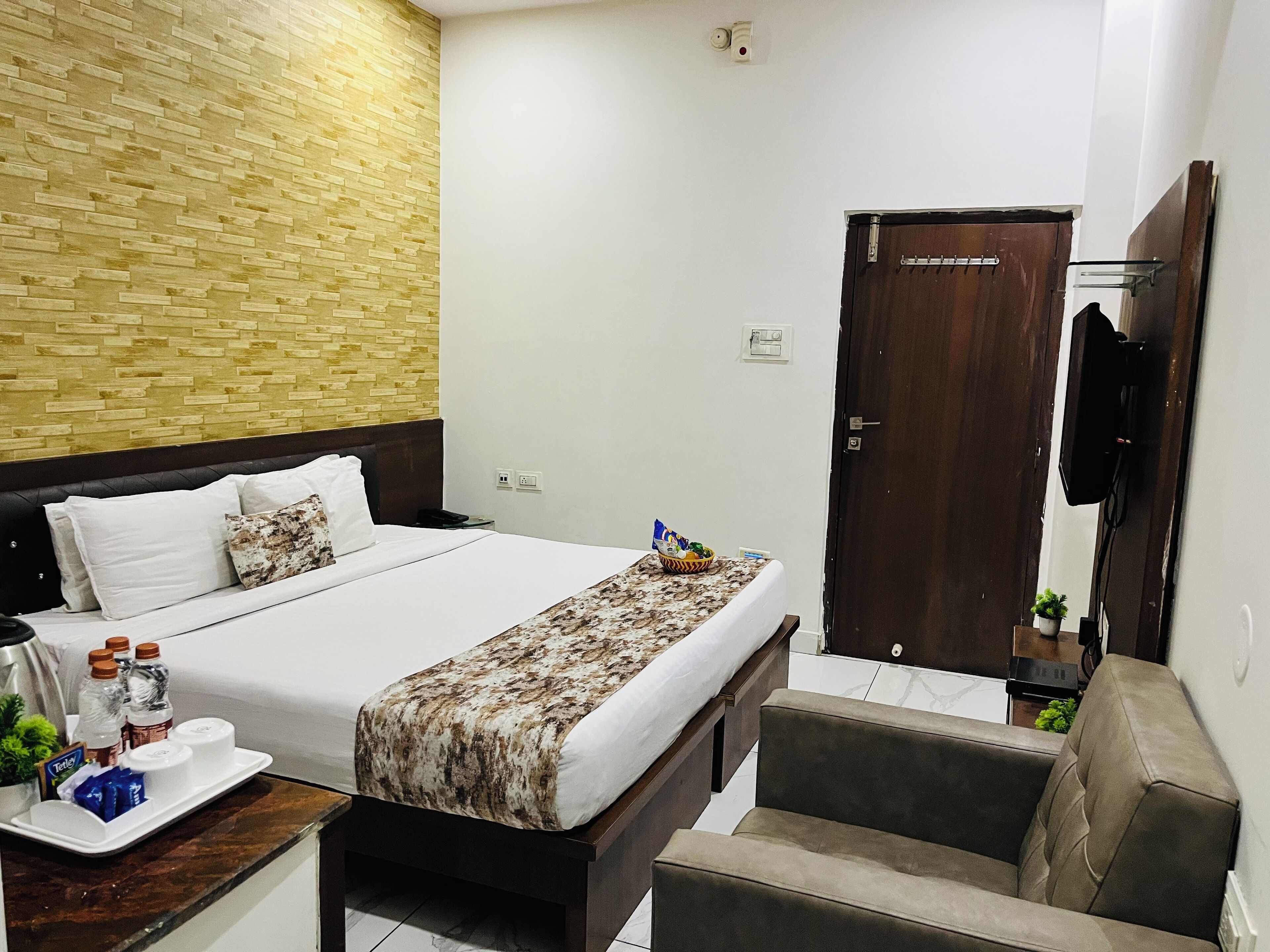 Hotel Plaza by Signature Group