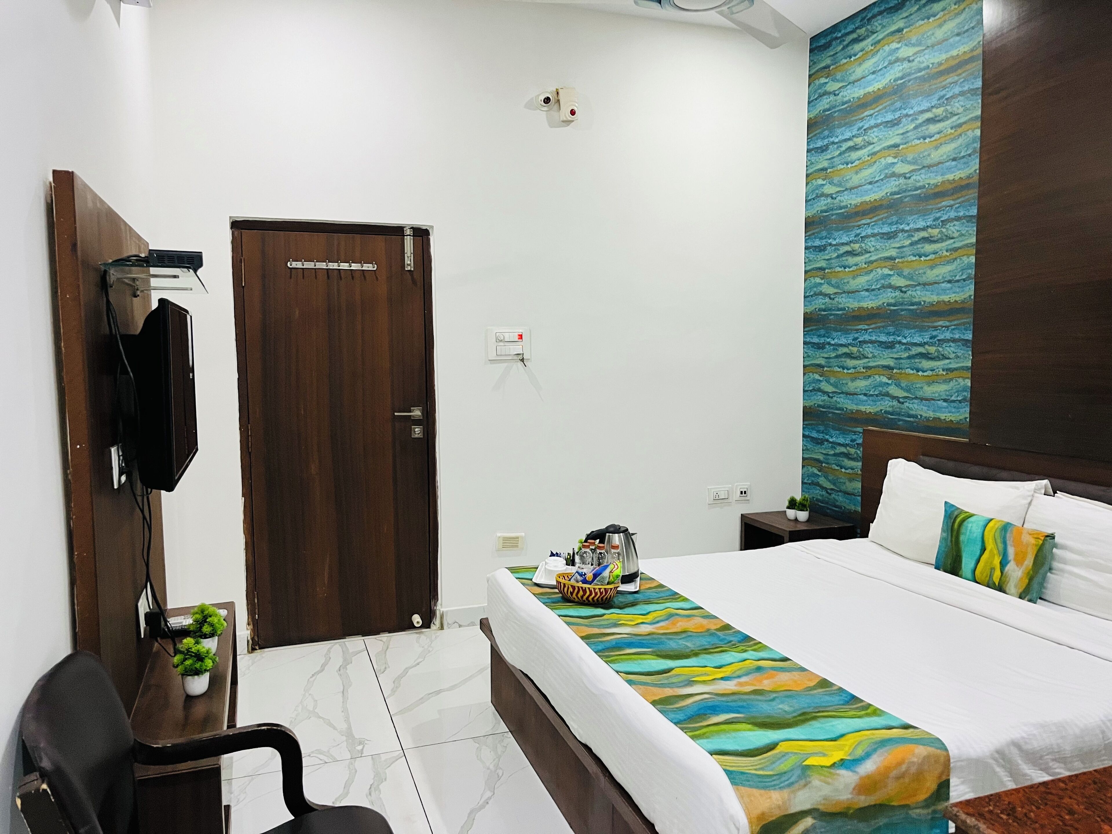 Hotel Plaza by Signature Group
