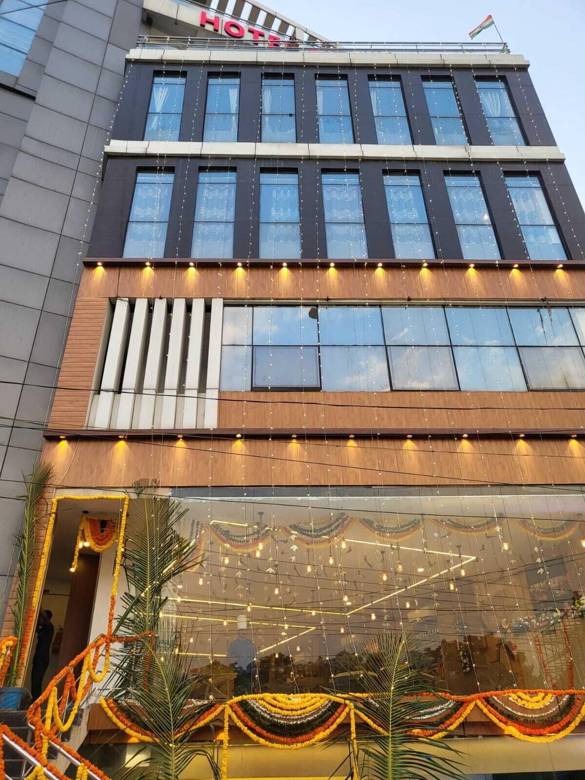 Hotel Plaza by Signature Group