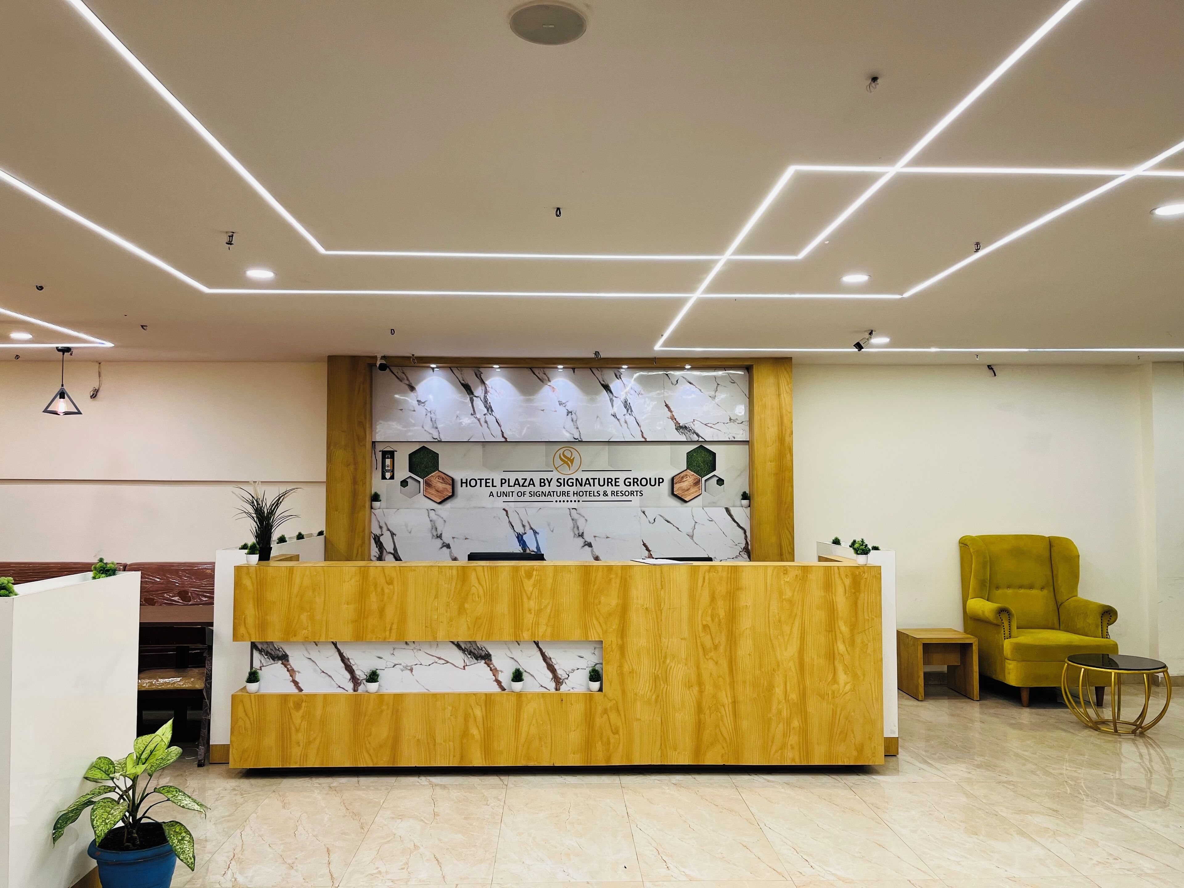 Hotel Plaza by Signature Group