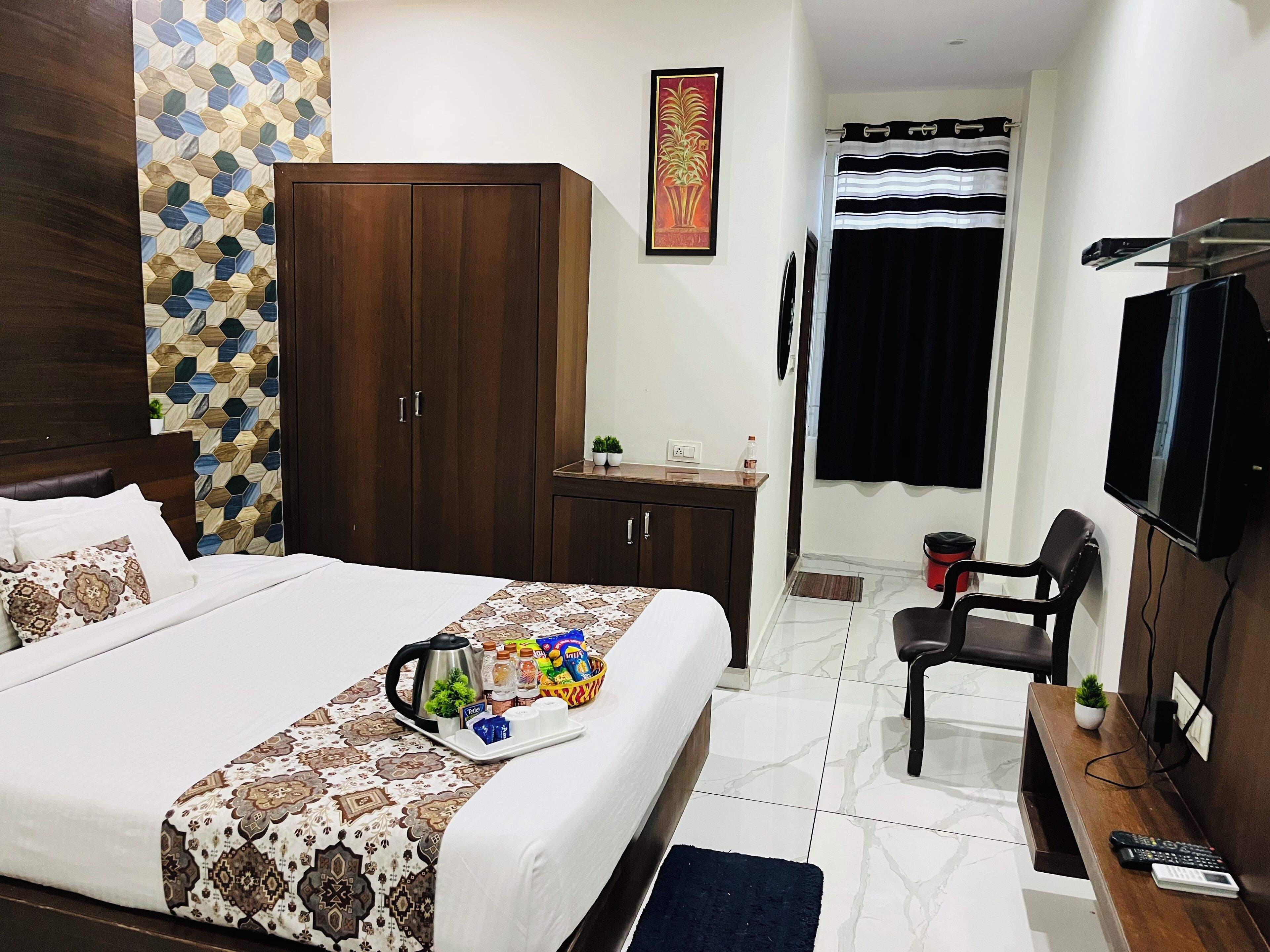 Hotel Plaza by Signature Group