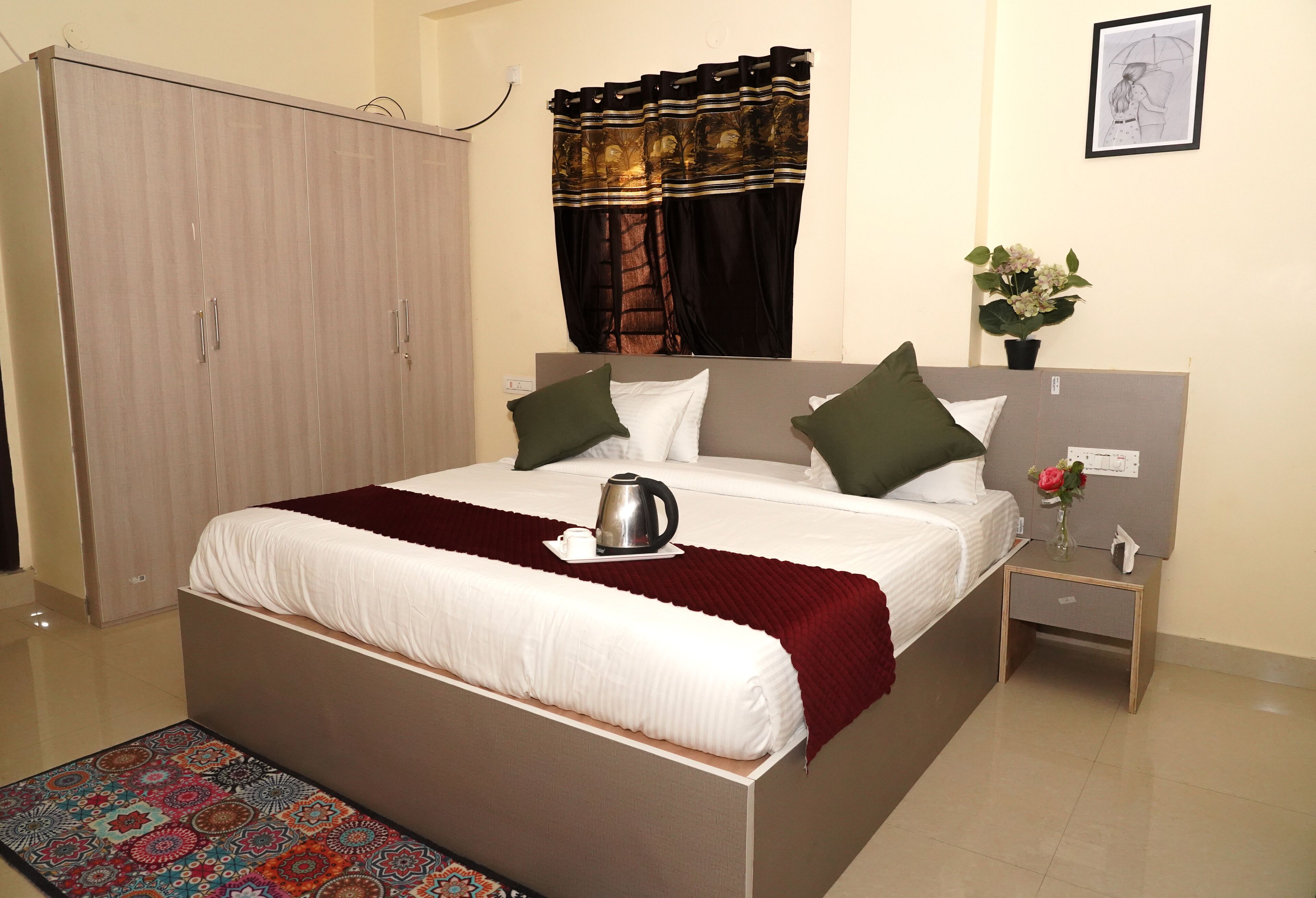Hotel Royal Suites And Rooms