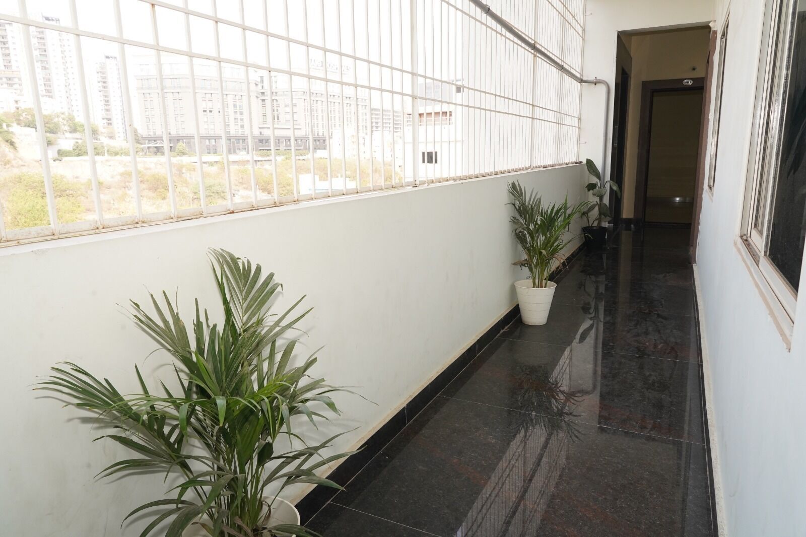 Hotel Royal Suites And Rooms