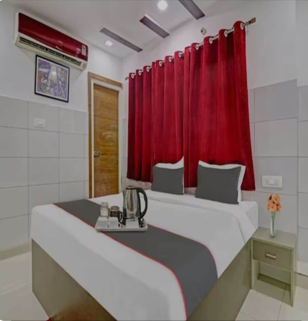 Hotel Royal Suites And Rooms