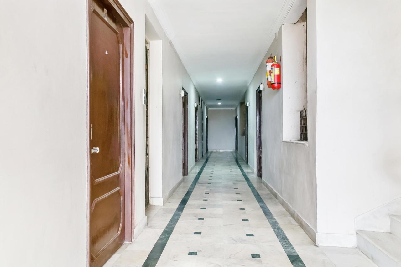 Hotel Sai Vinayak Boarding And Lodging by OYO Rooms