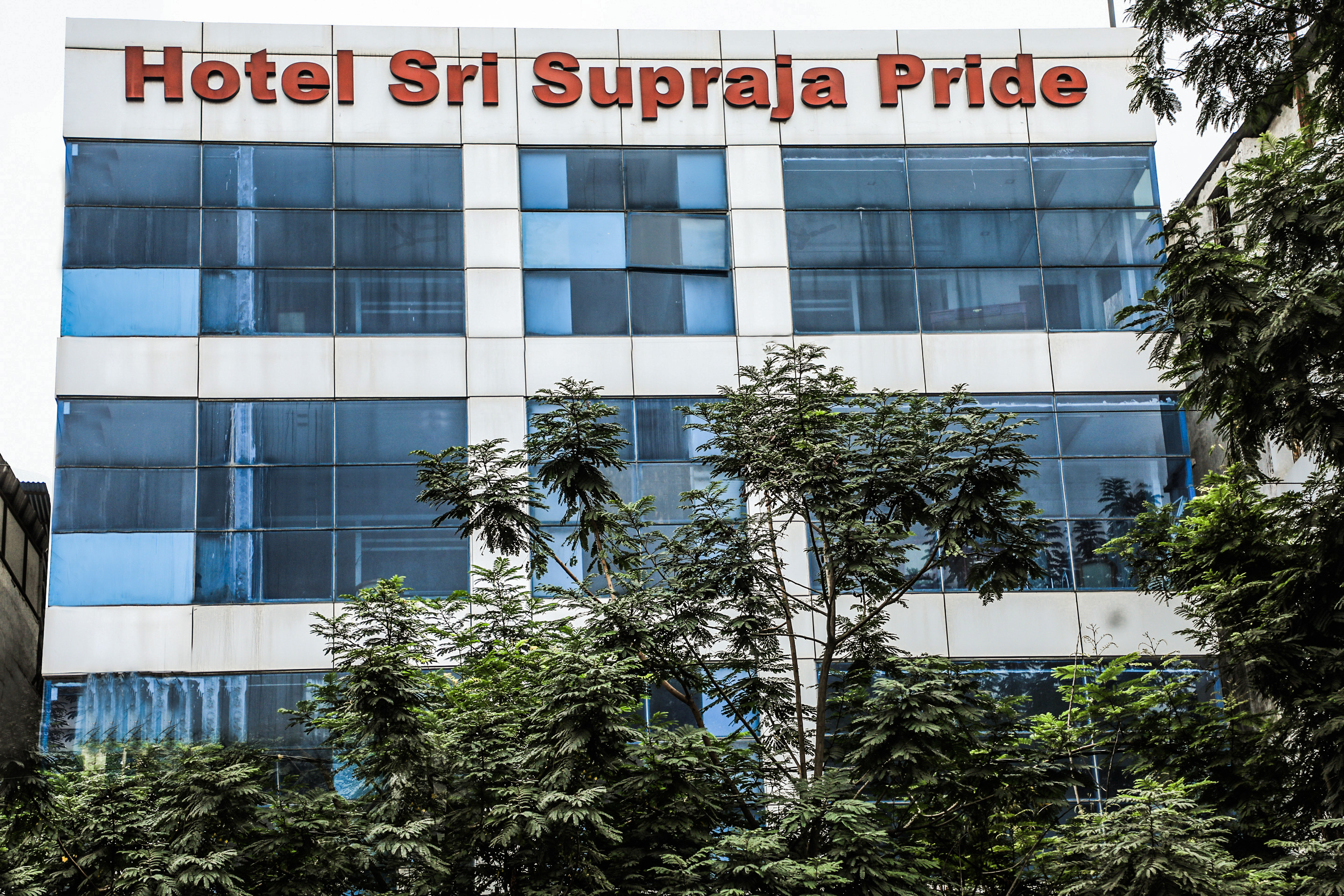 Hotel Sri Supraja Pride