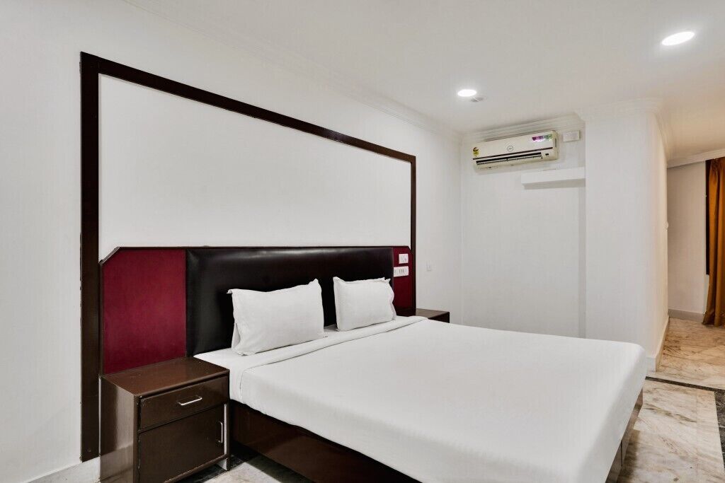 IROOMZ Hotel Hyderabad Towers