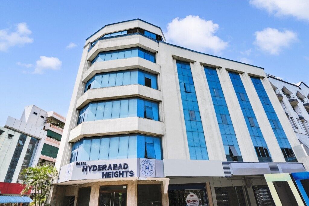 IROOMZ Hotel Hyderabad Towers