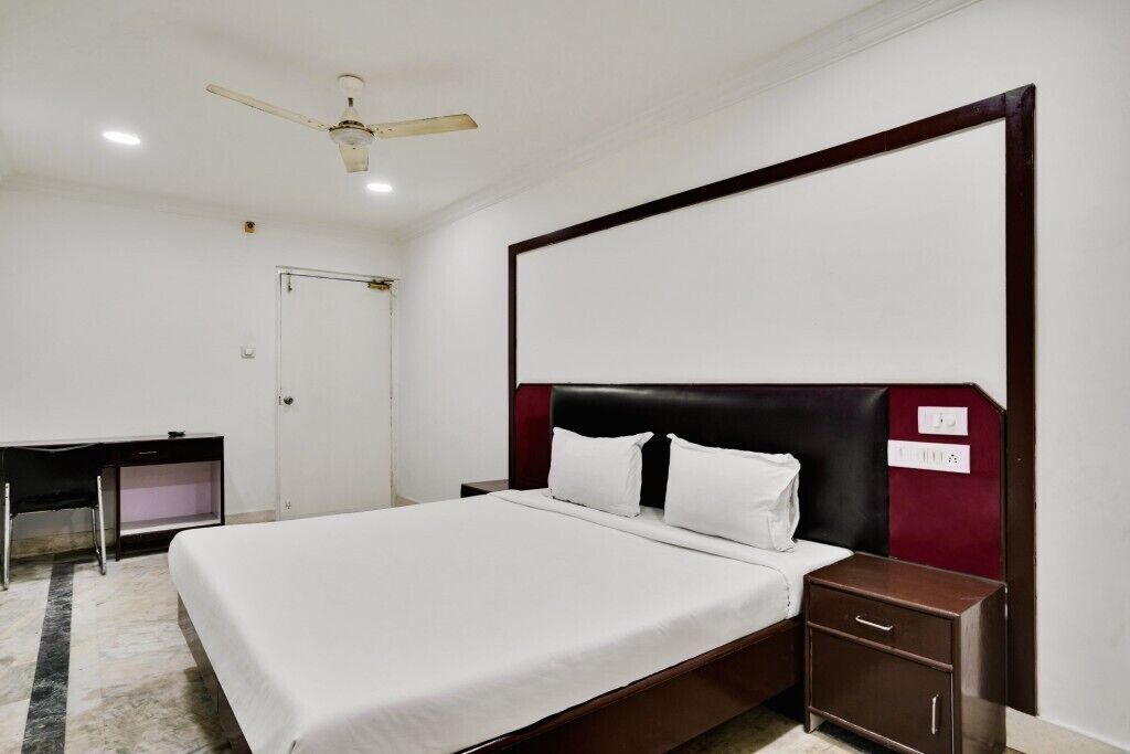 IROOMZ Hotel Hyderabad Towers