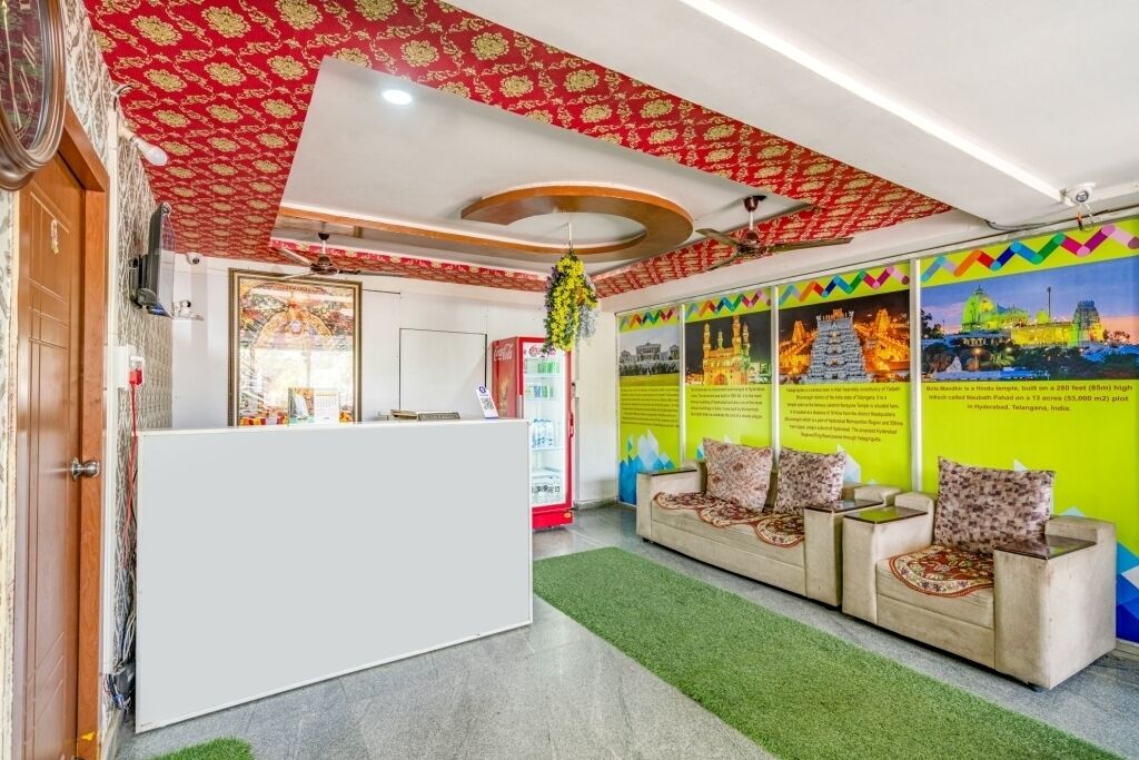 Iroomz Hotel Mouli Grand