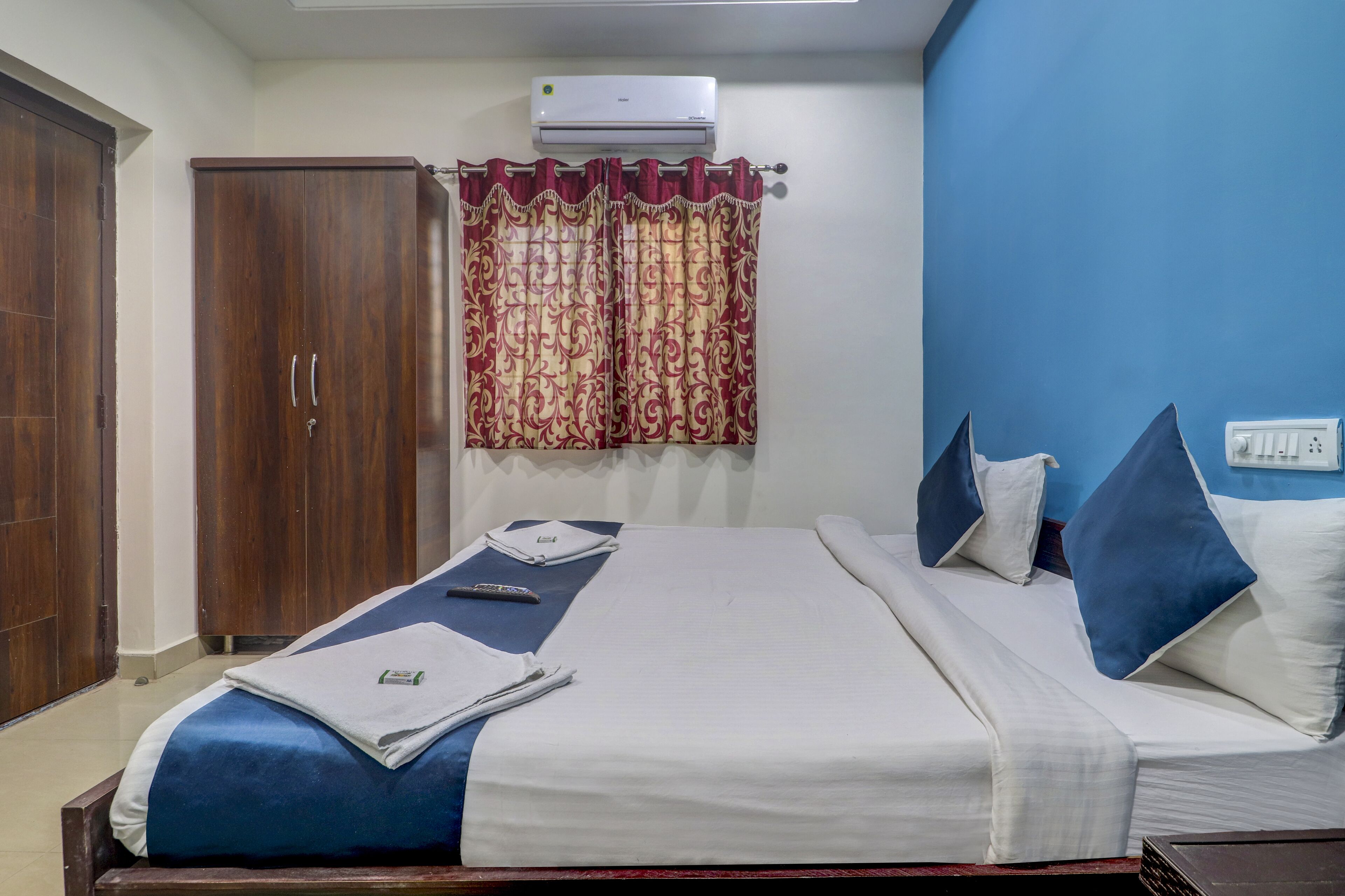 Iroomz Hotel Rise And Shine