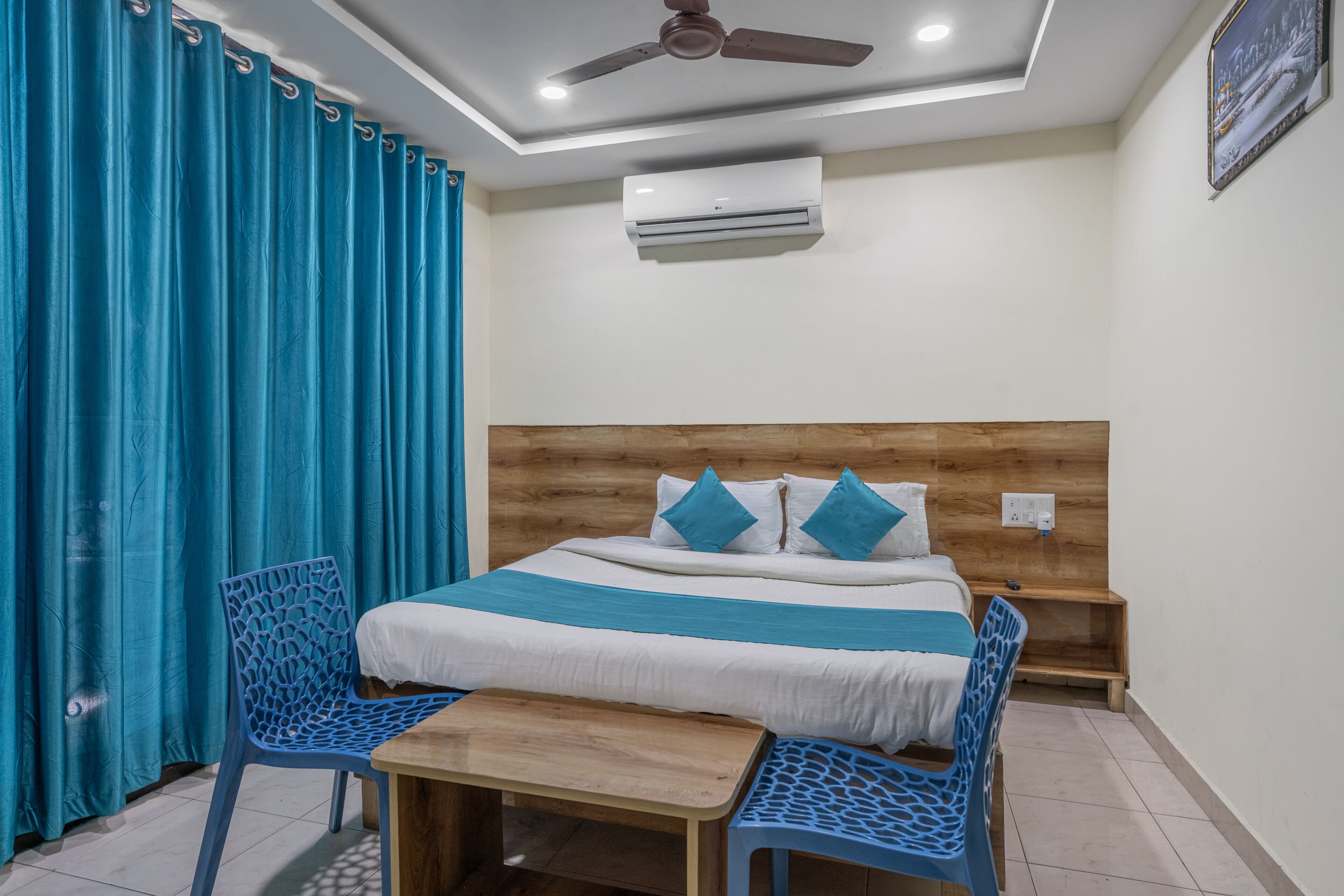 Iroomz Hotel Ritzy Grand