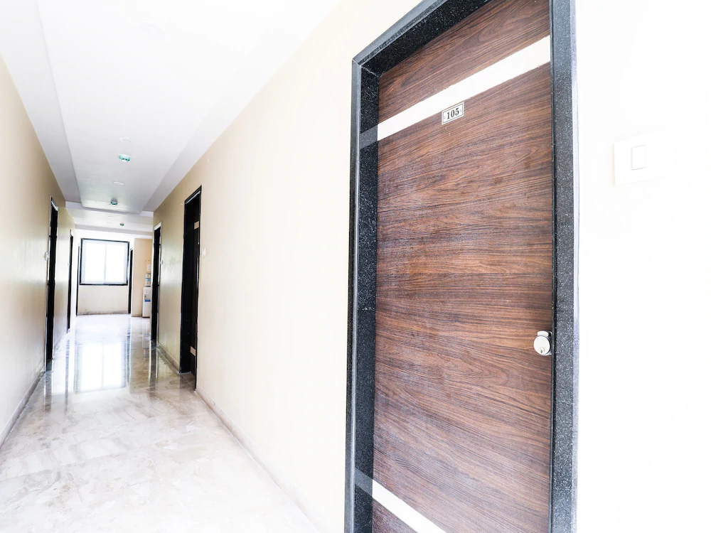 Loya Legend by OYO Rooms