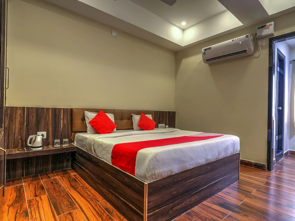 Loya Legend by OYO Rooms