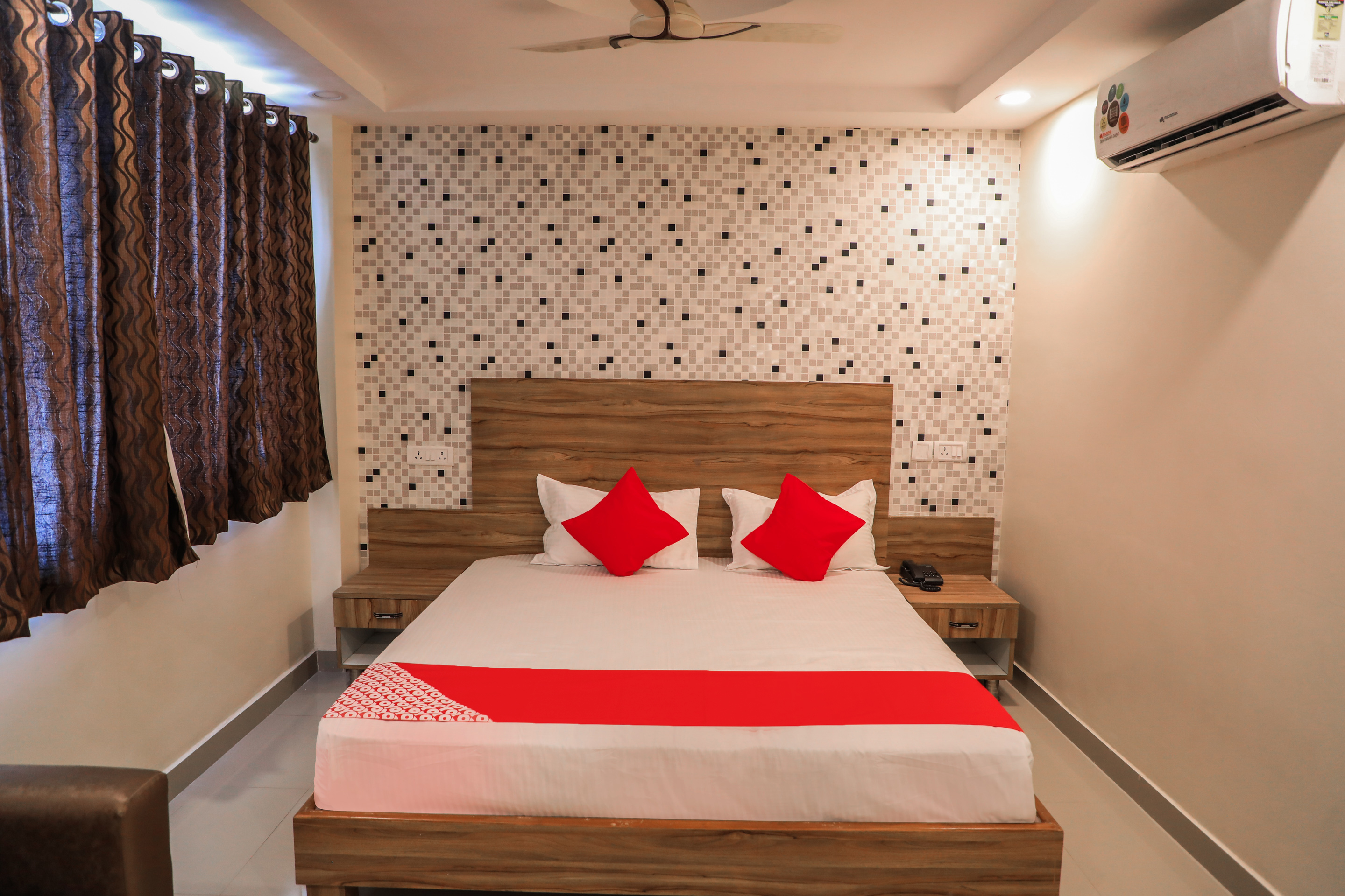 Navvada Regency By OYO Rooms