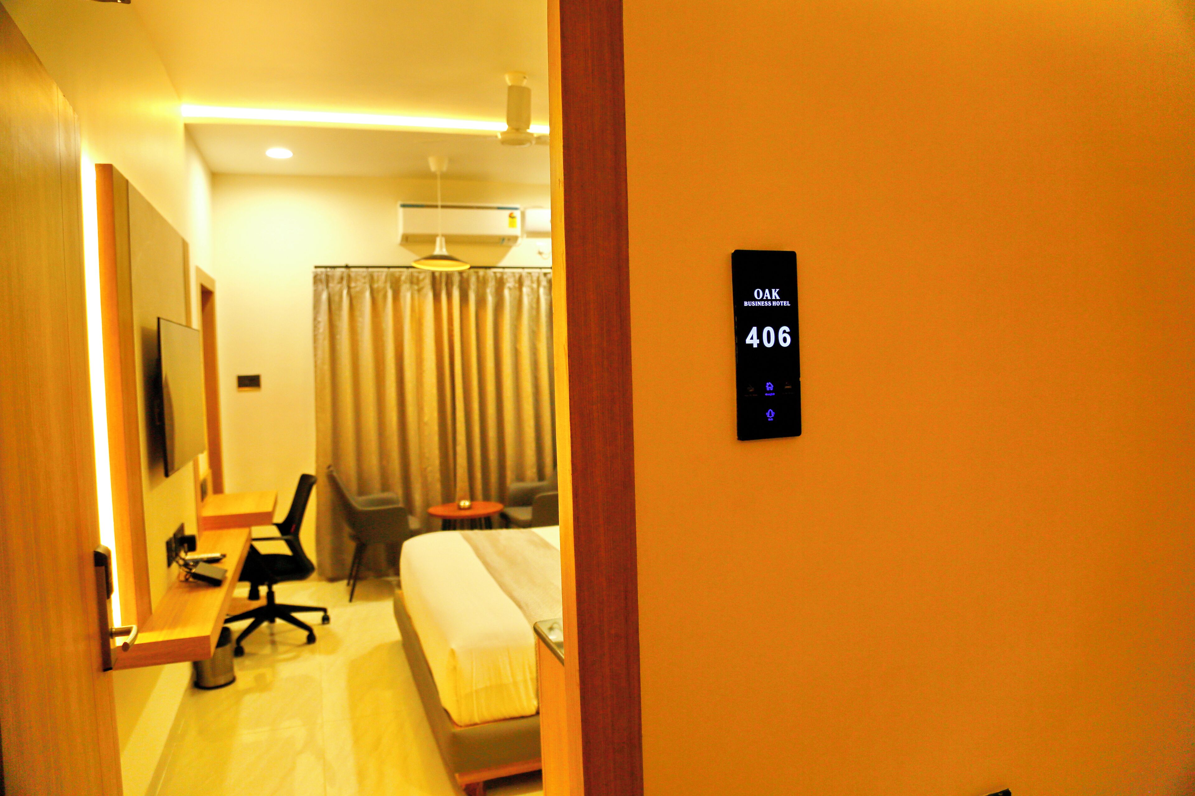 Oak Business Hotel