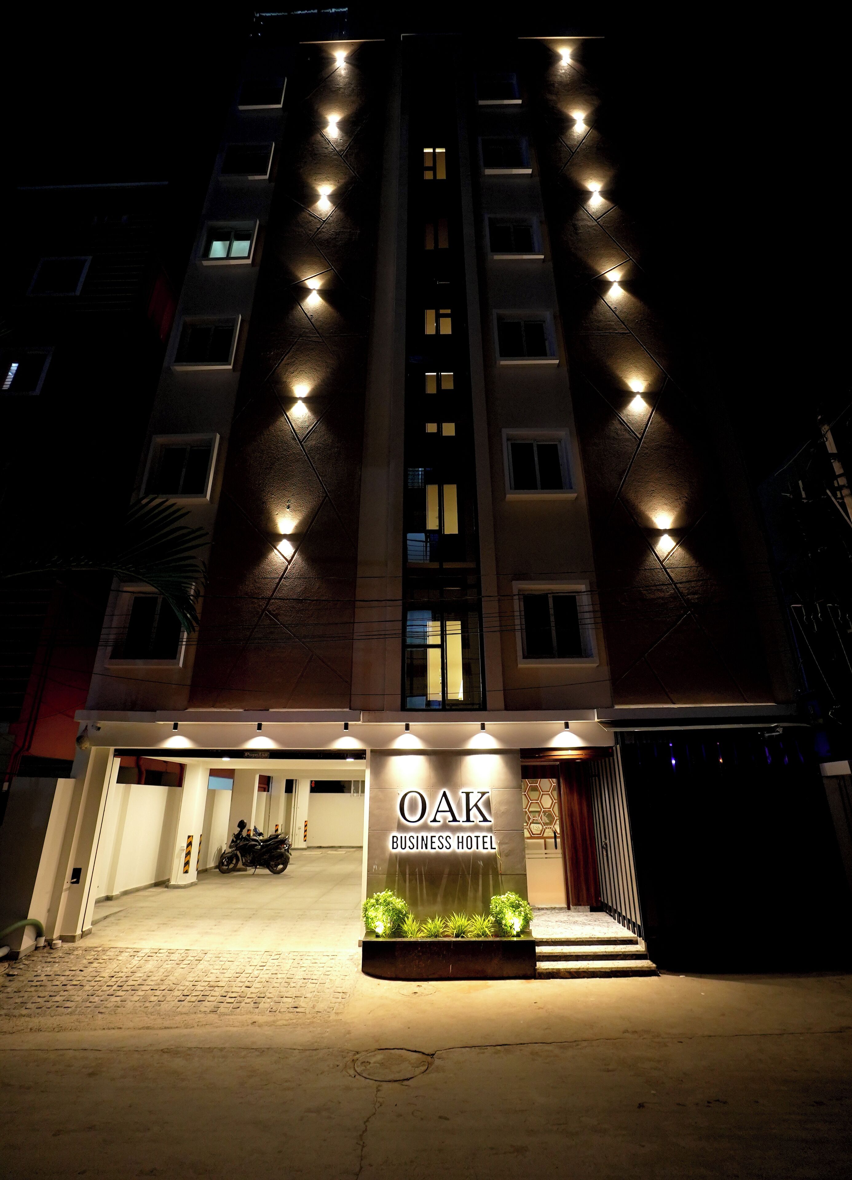 Oak Business Hotel