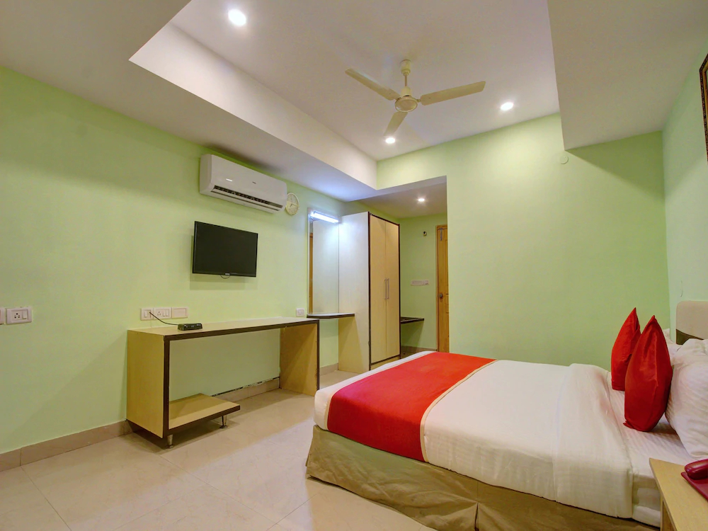 Hotel Golden Park by OYO