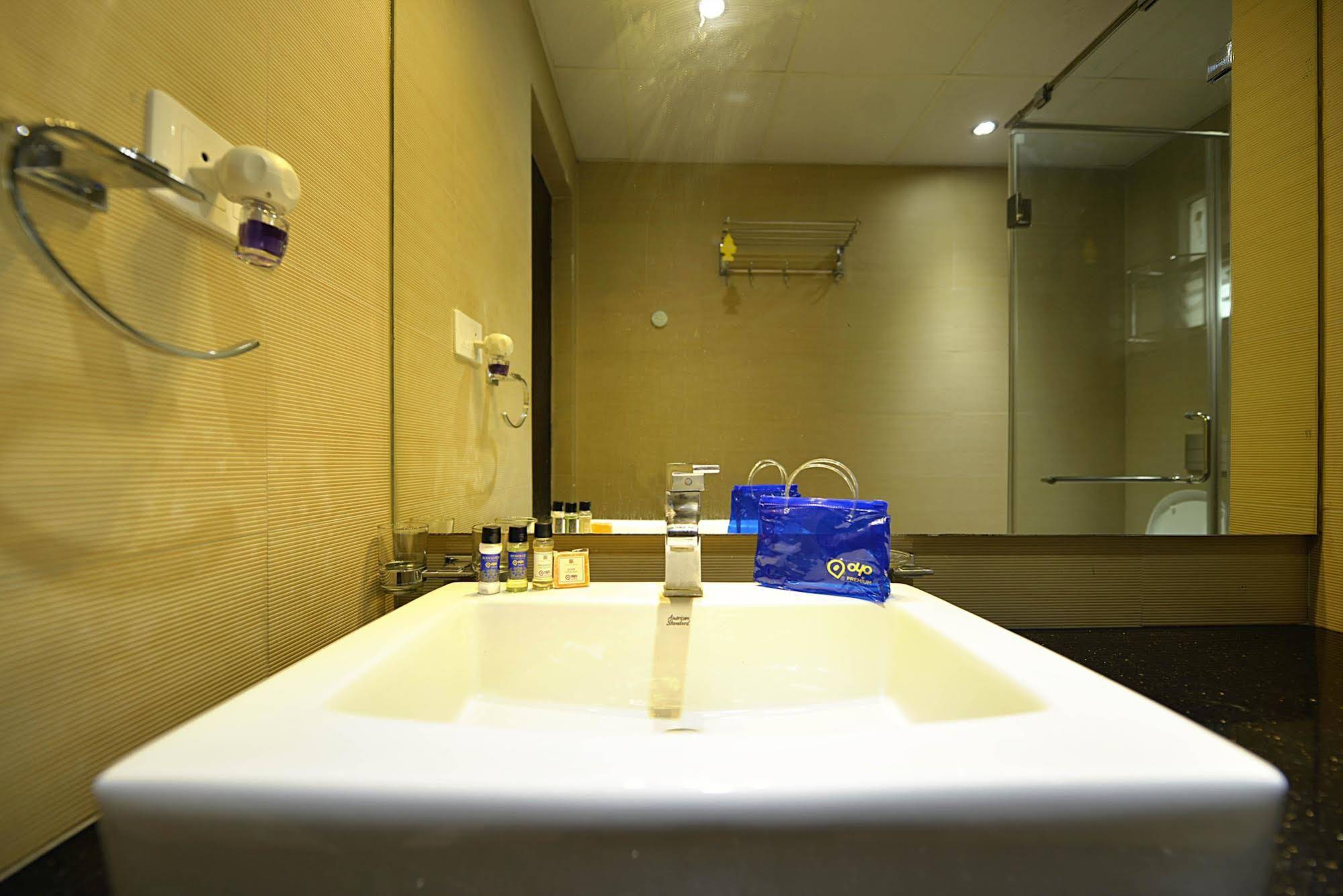 OYO Premium Raheja Mindspace
