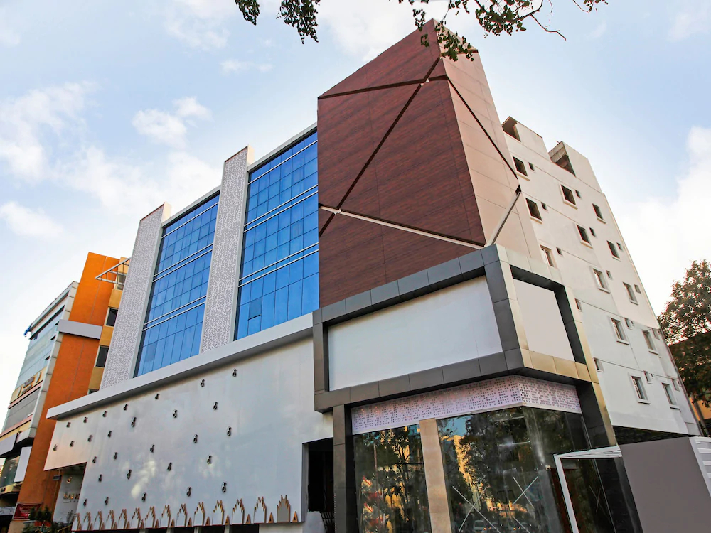 Sesha Grand By OYO Rooms