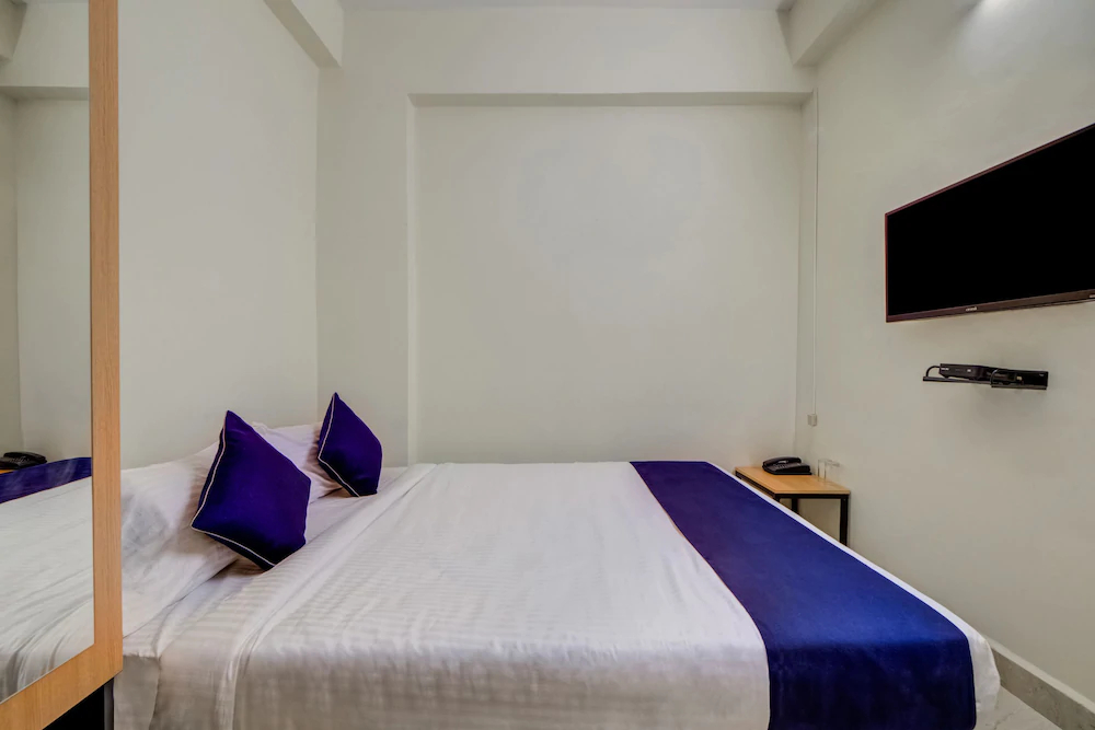 SilverKey Executive Stays 27824 Dharamkar Residency