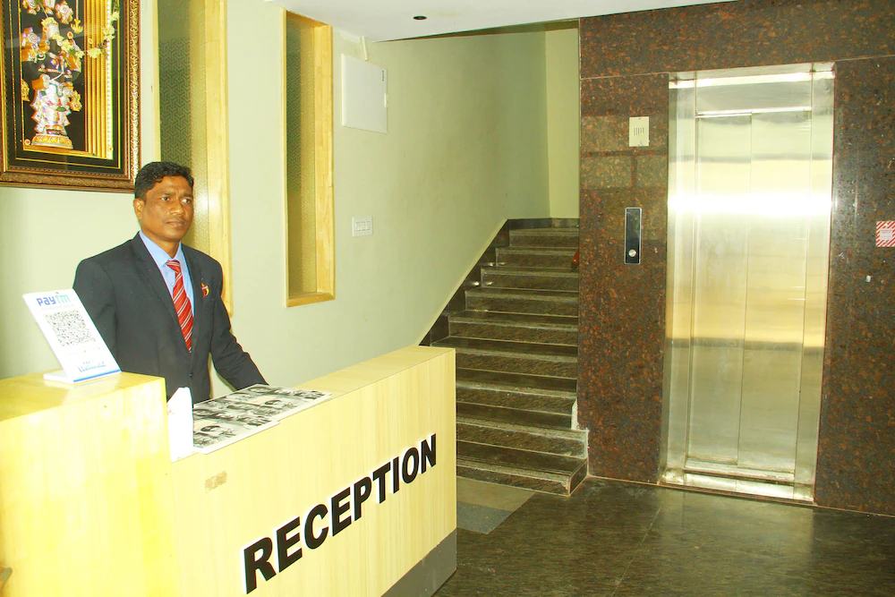 Sri Sampoorna Hotel