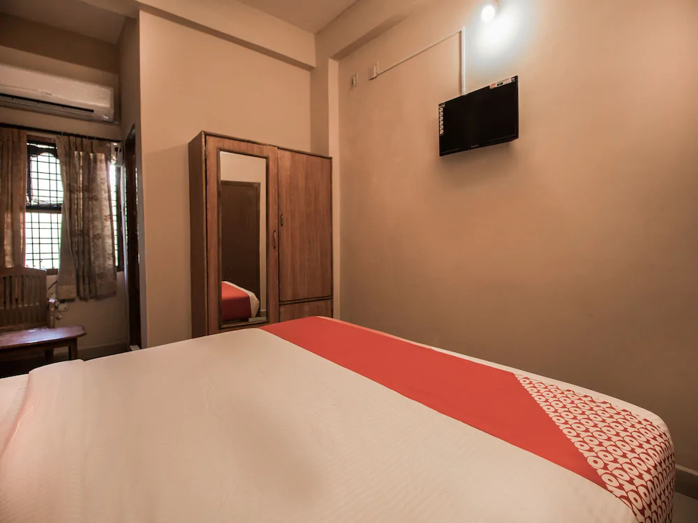 Sri Srinivasa Lodge by OYO Rooms