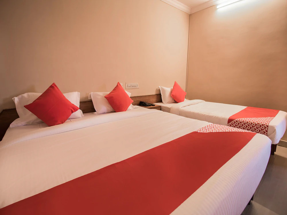Sri Srinivasa Lodge by OYO Rooms