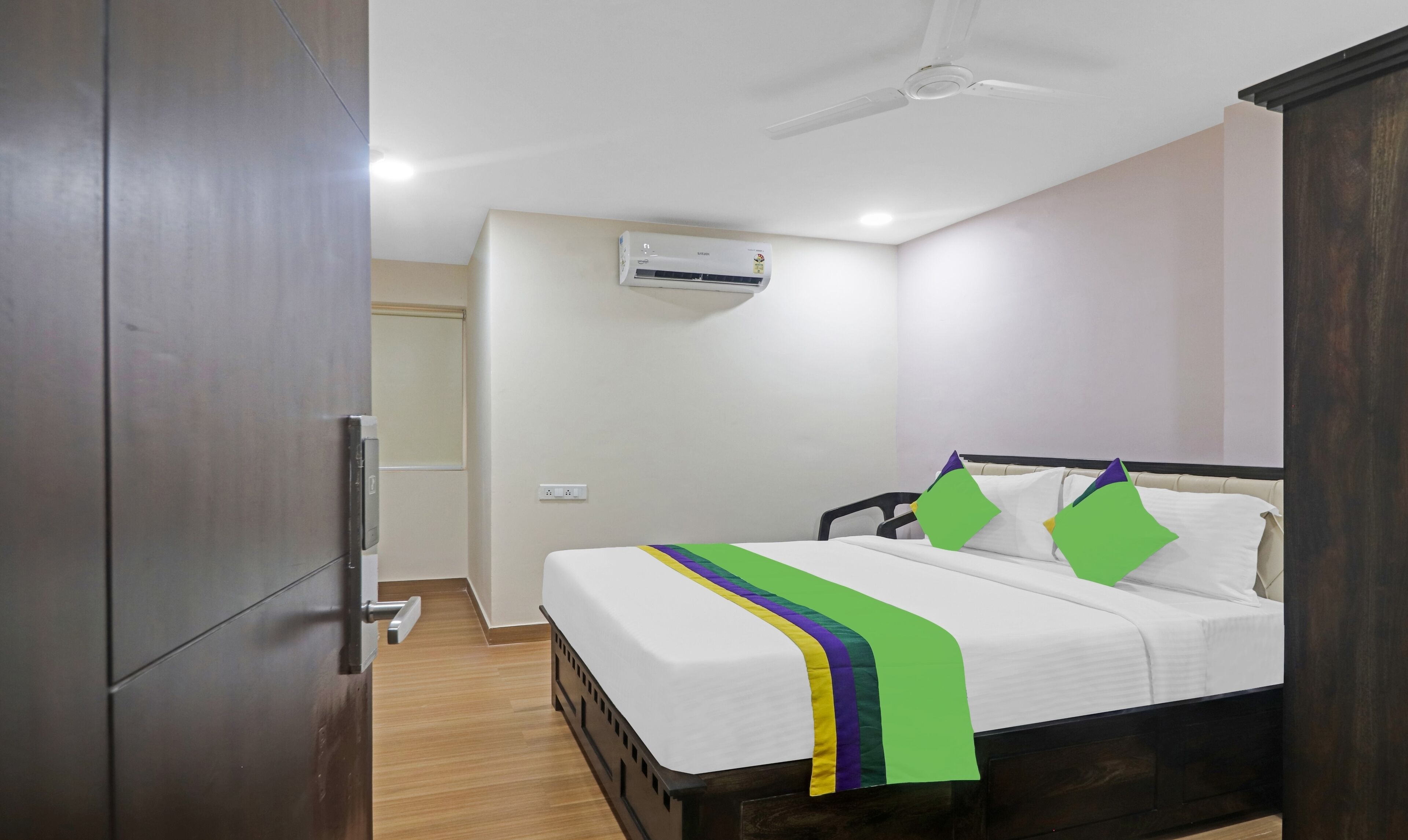Treebo Trend Purple Square Hotel