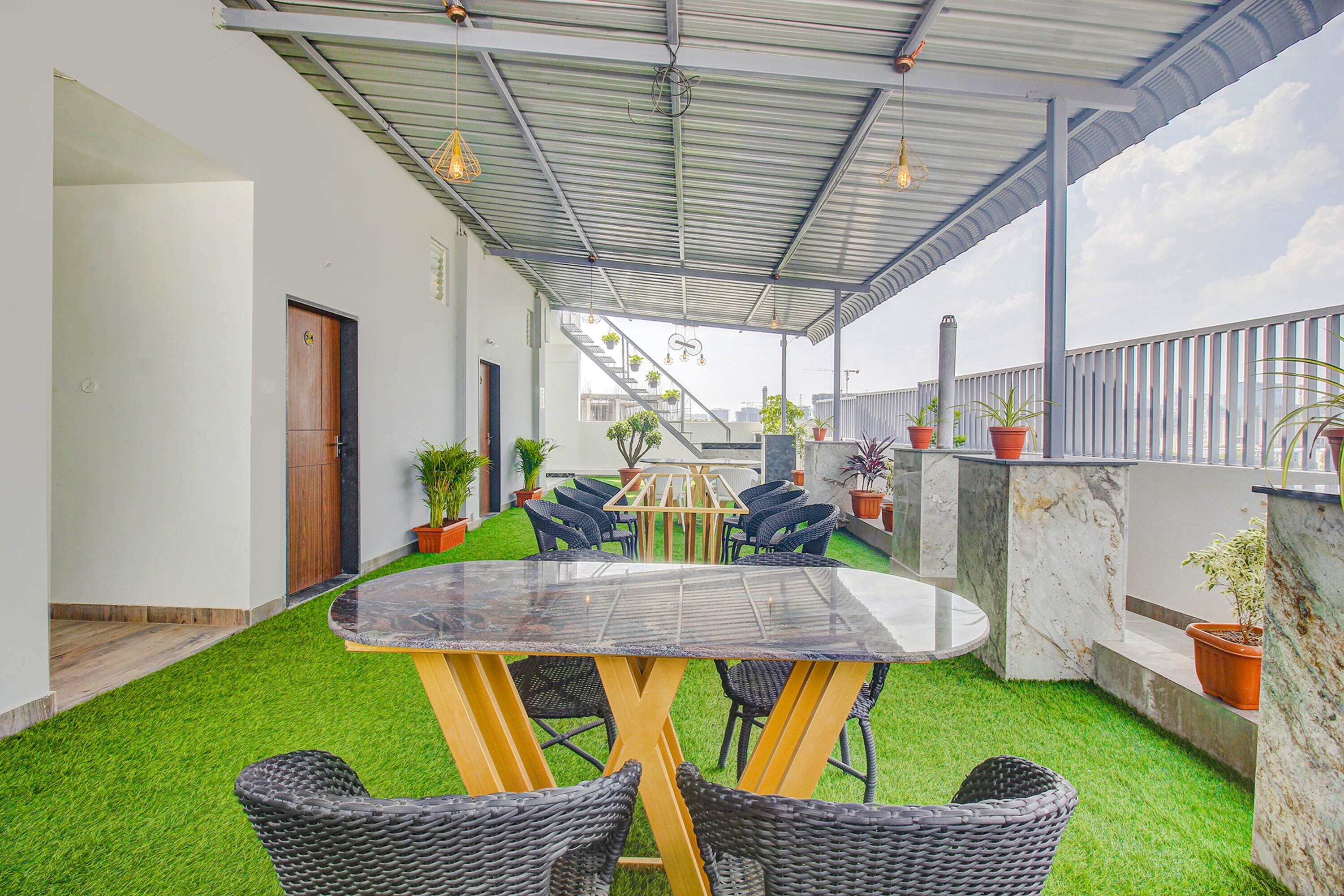 W Grand Suites By Fabhotel