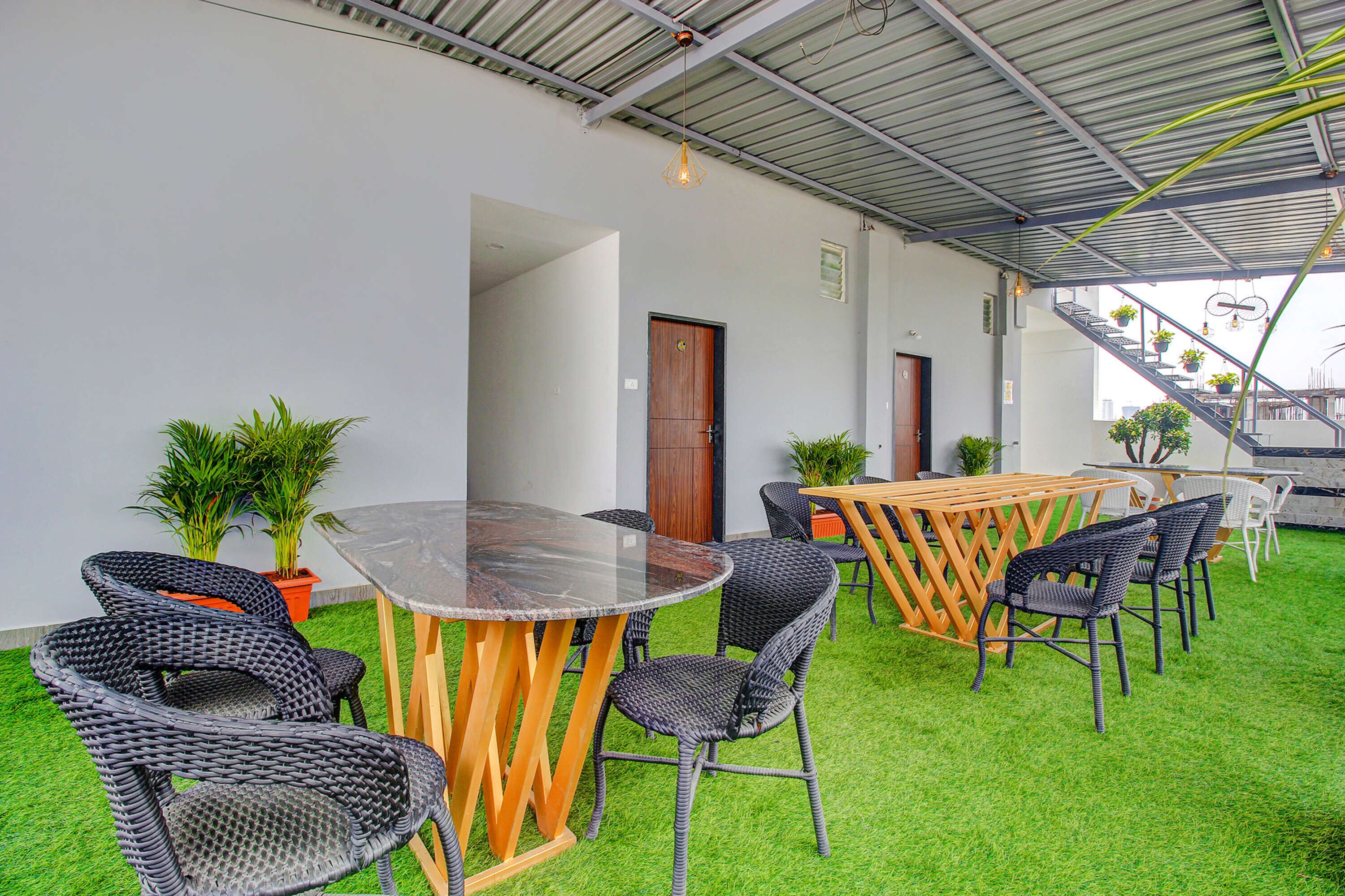 W Grand Suites By Fabhotel