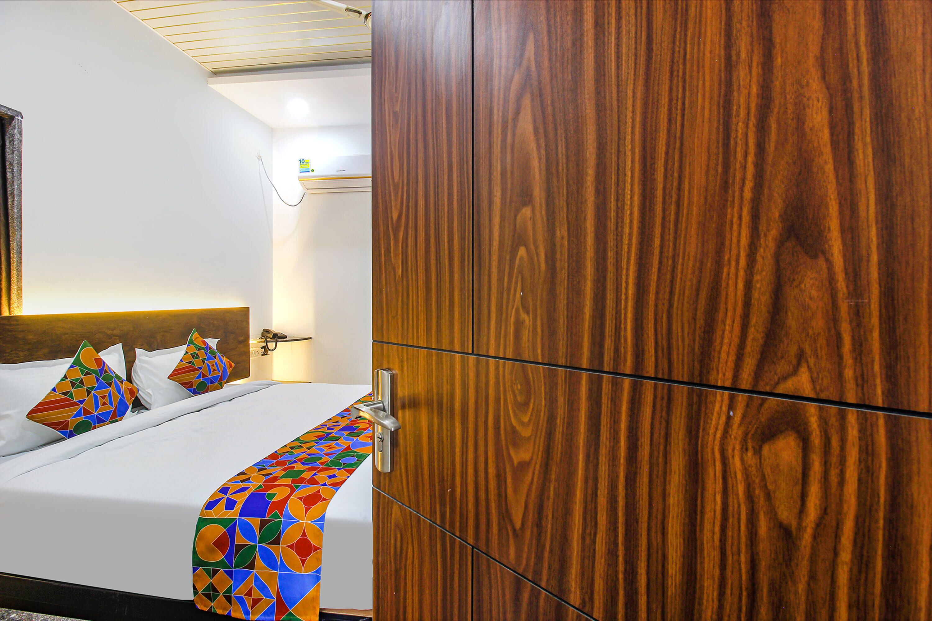 W Grand Suites By Fabhotel