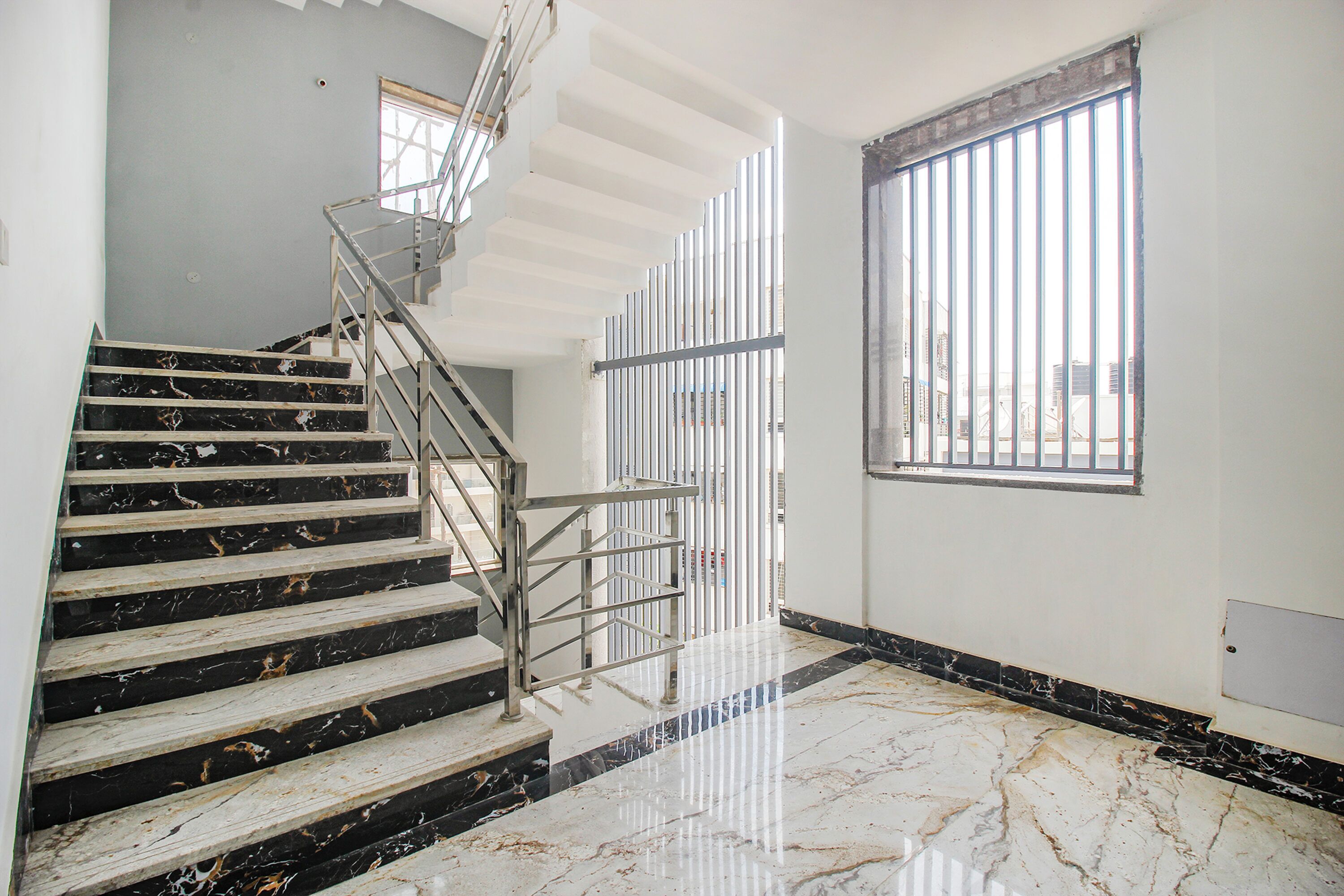 W Grand Suites By Fabhotel