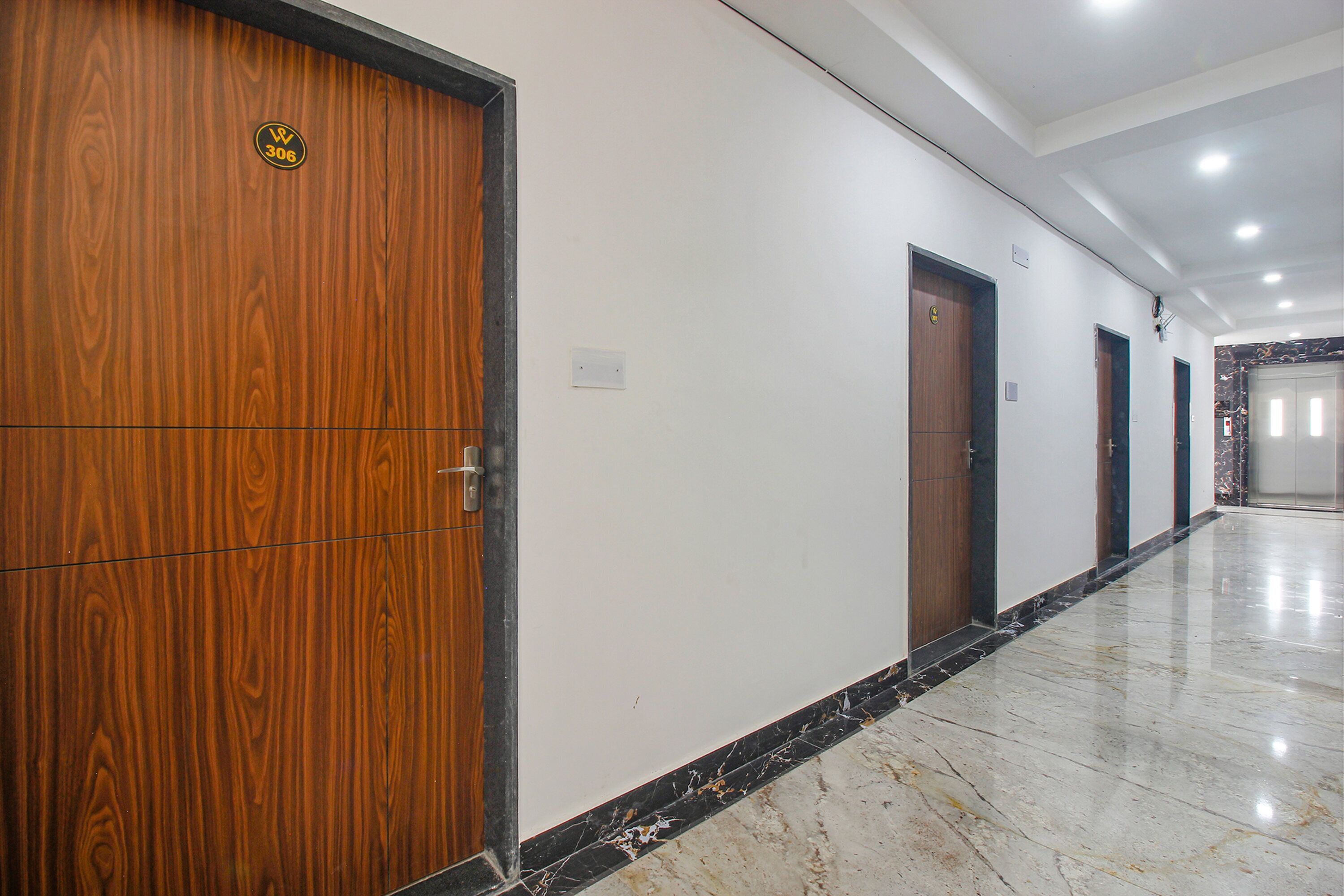 W Grand Suites By Fabhotel