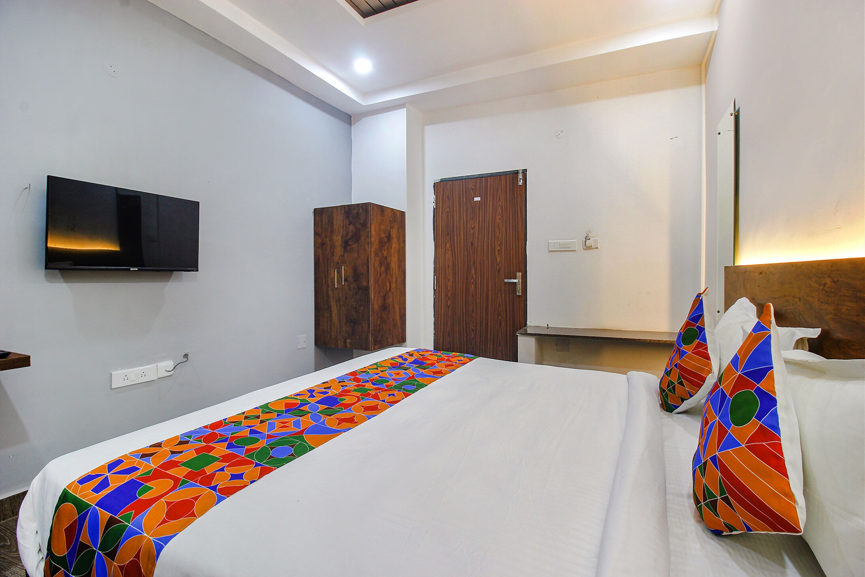 W Grand Suites By Fabhotel