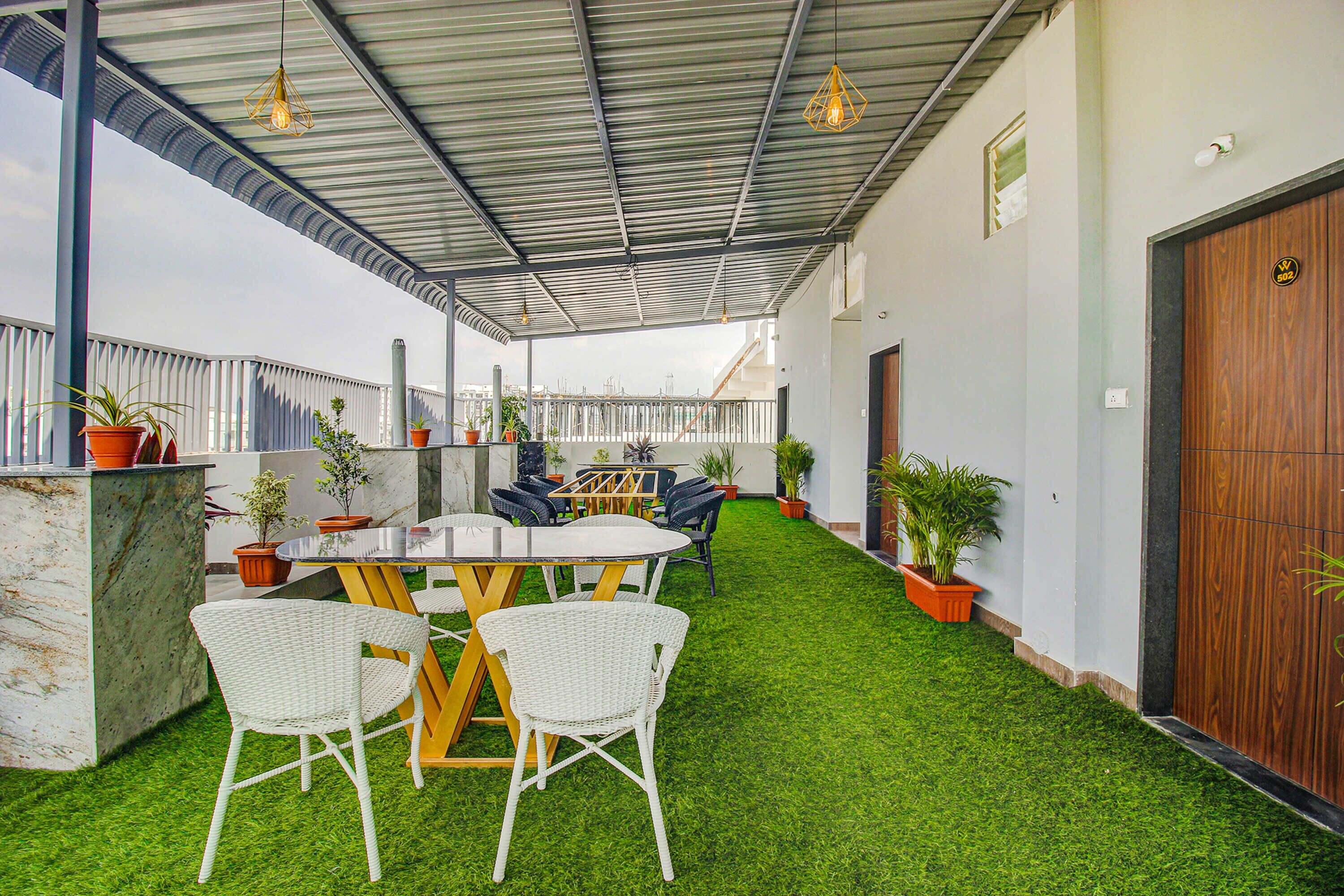 W Grand Suites By Fabhotel