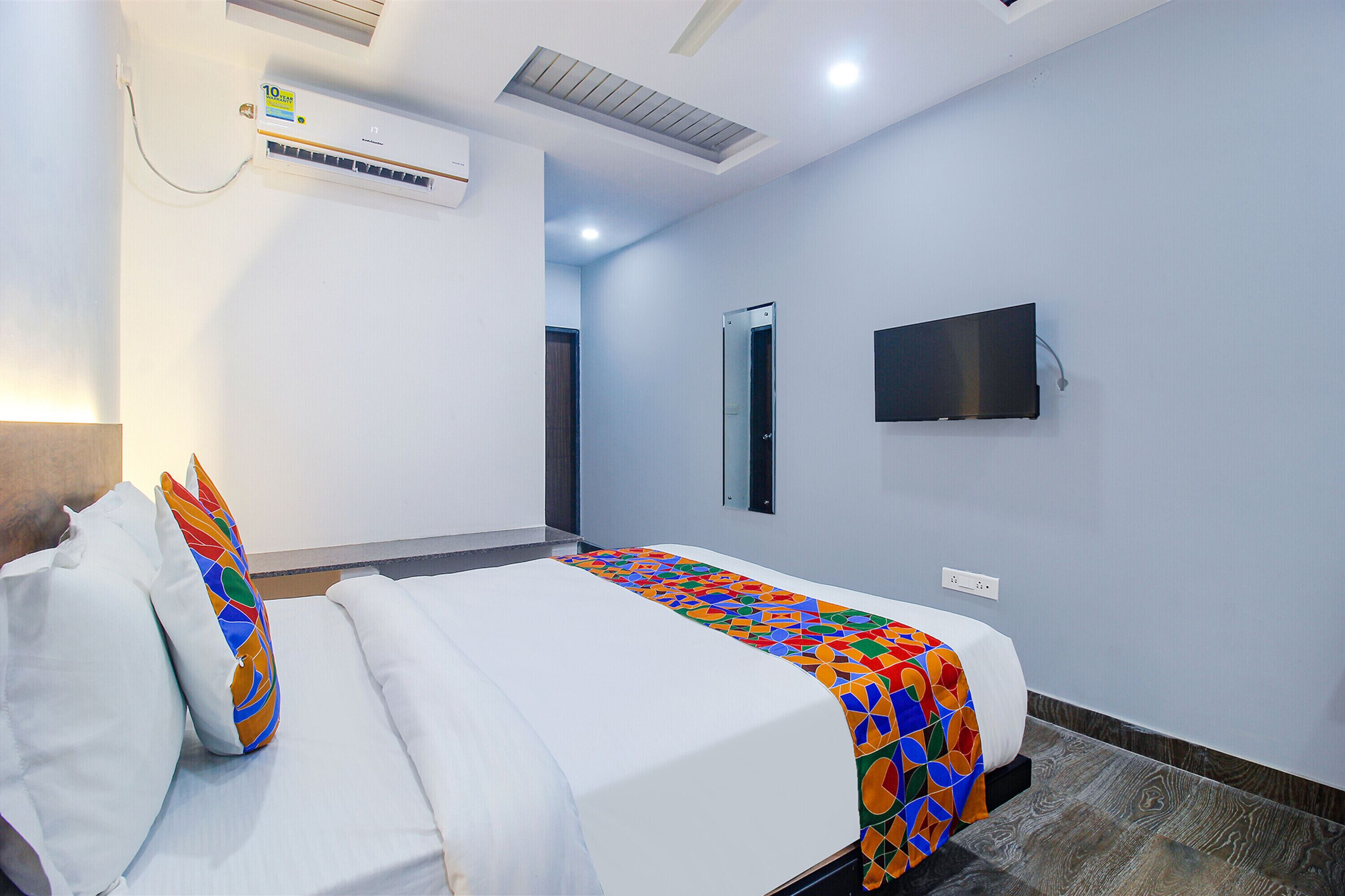 W Grand Suites By Fabhotel