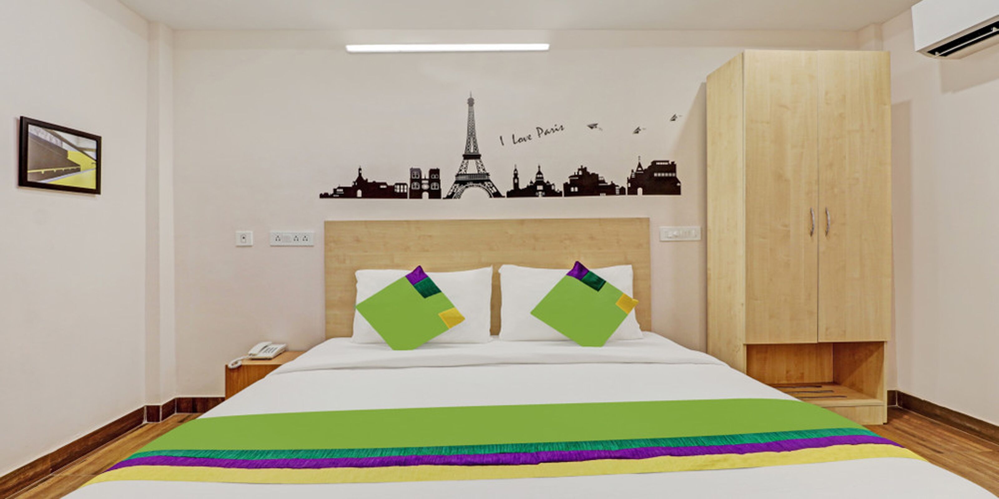 De Crown Luxury Hotel