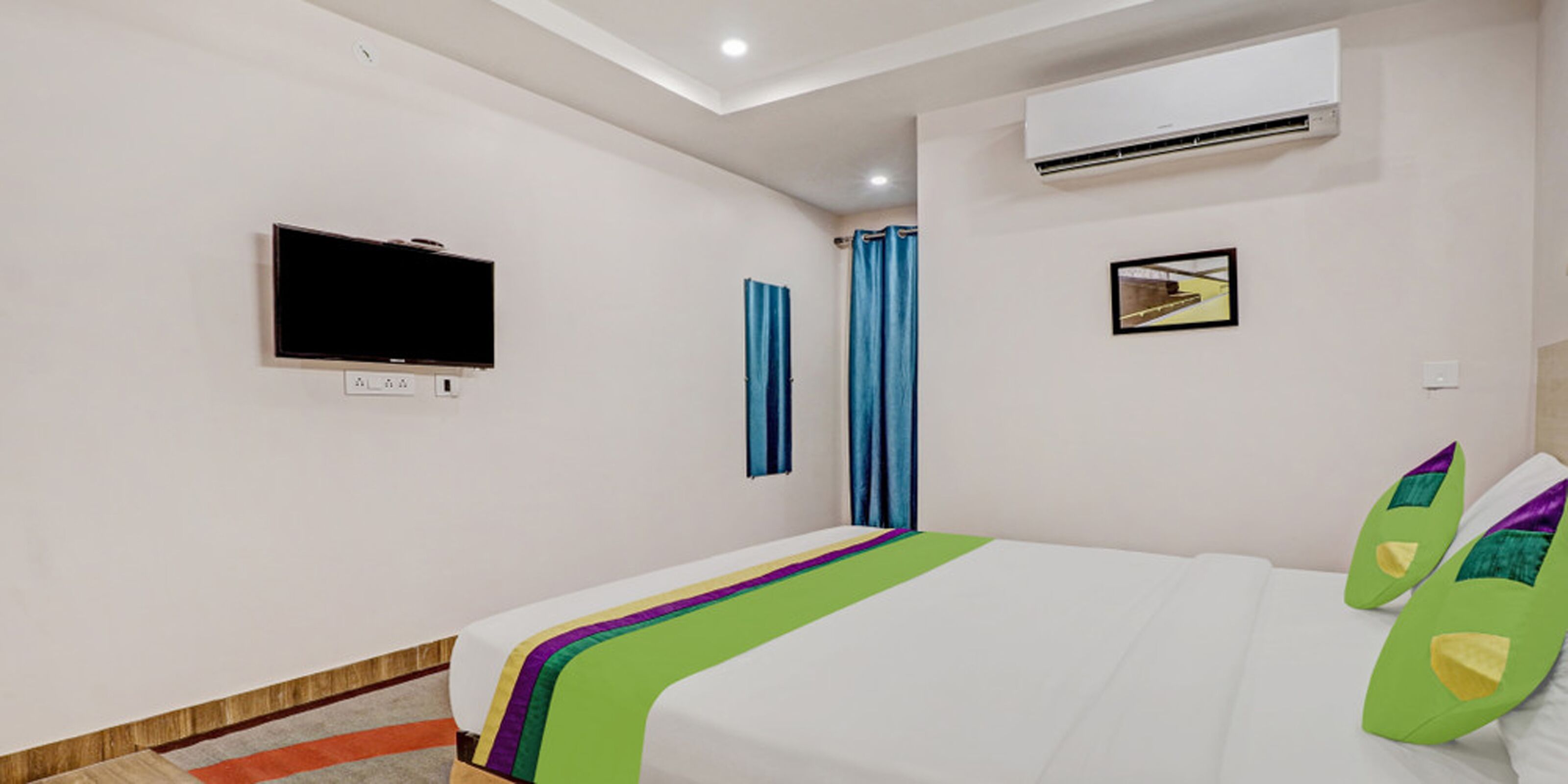 De Crown Luxury Hotel