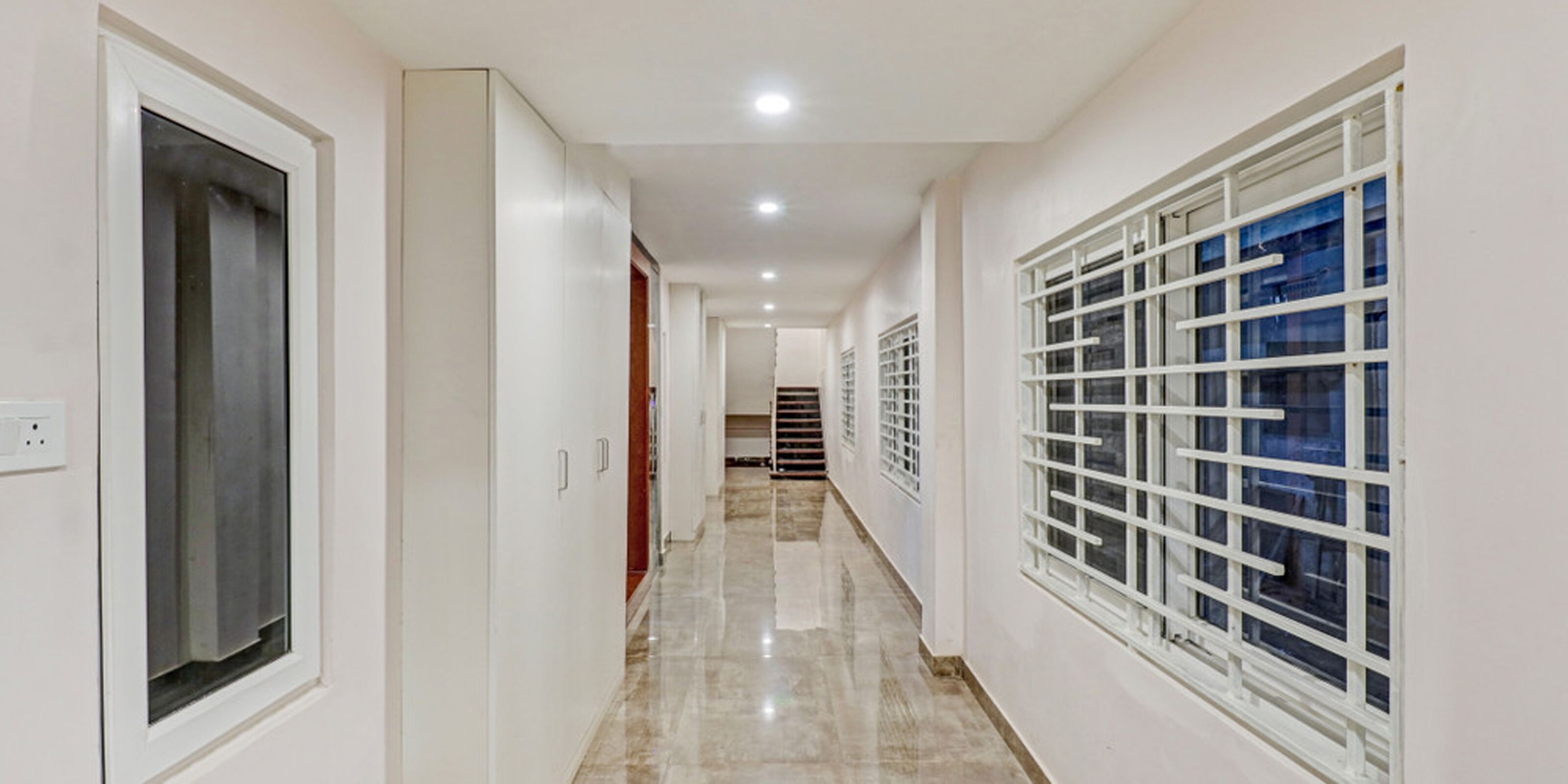 De Crown Luxury Hotel