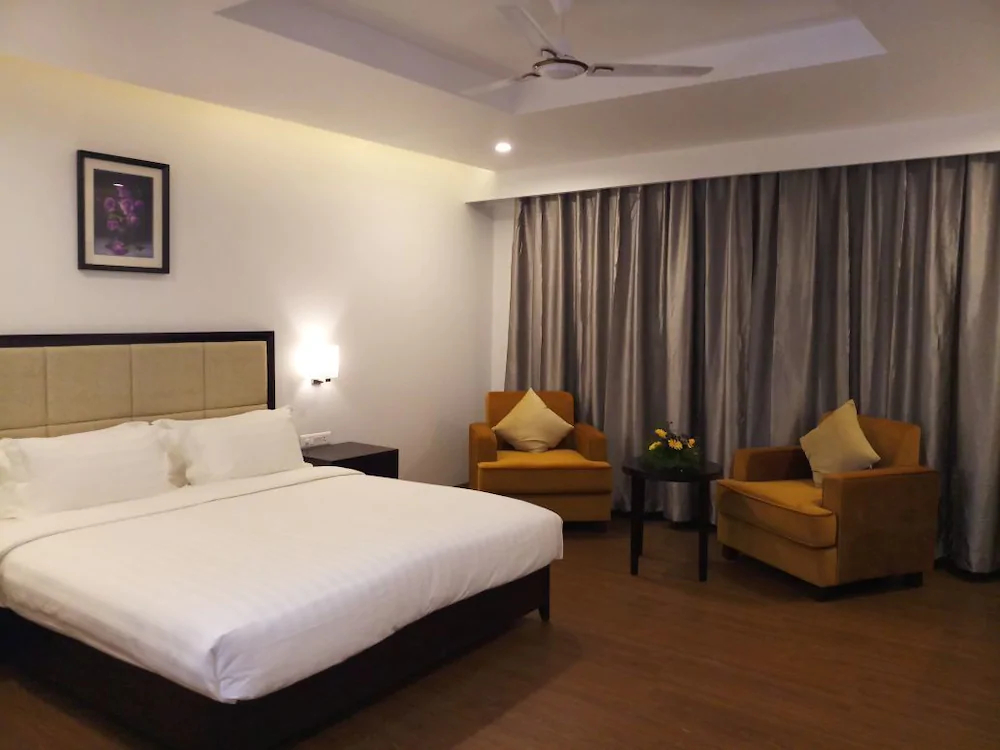 Triguna Clarks Inn