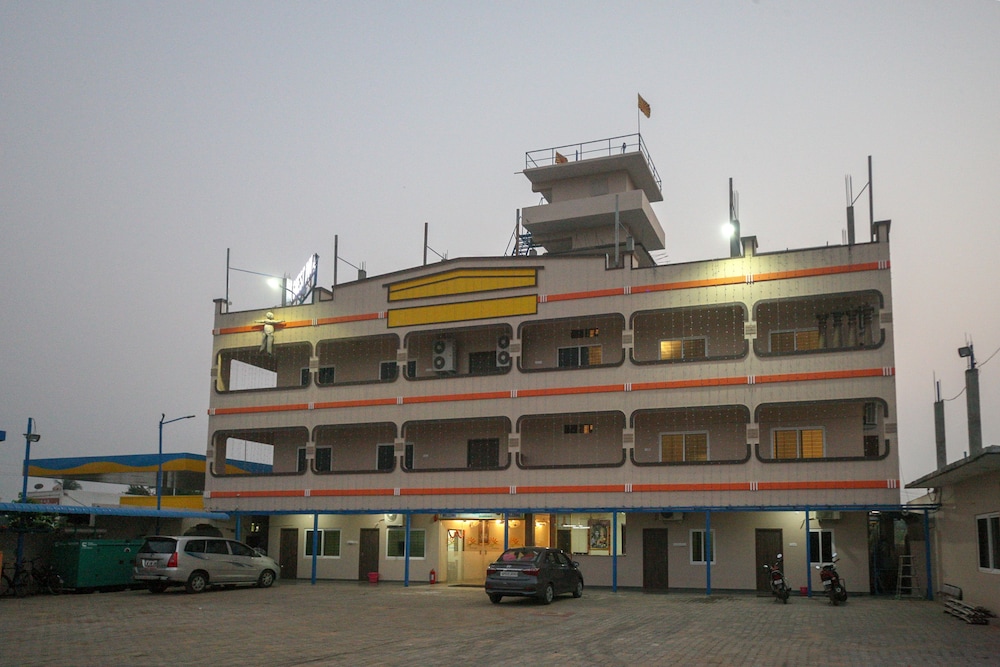 Sri Surya Guest Inn By OYO Rooms