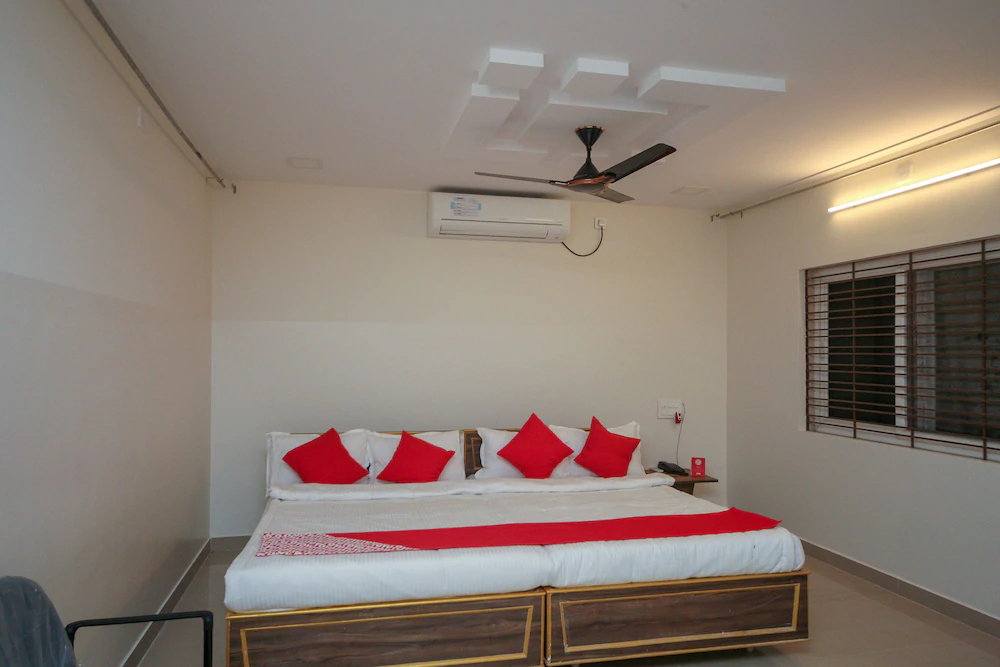 Sri Surya Guest Inn By OYO Rooms