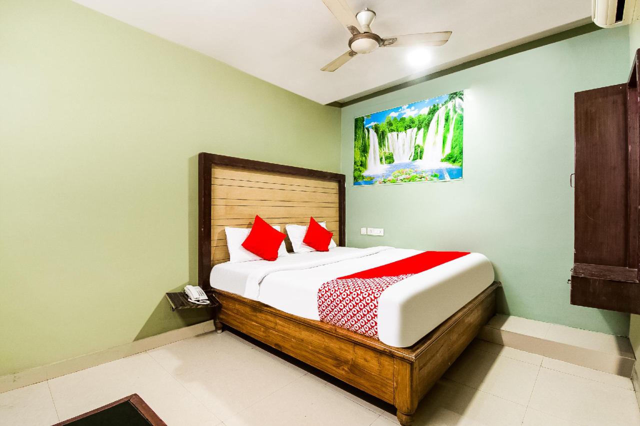 Srikesh Residency by OYO Rooms