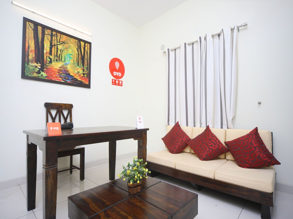 The Lawns By OYO Rooms