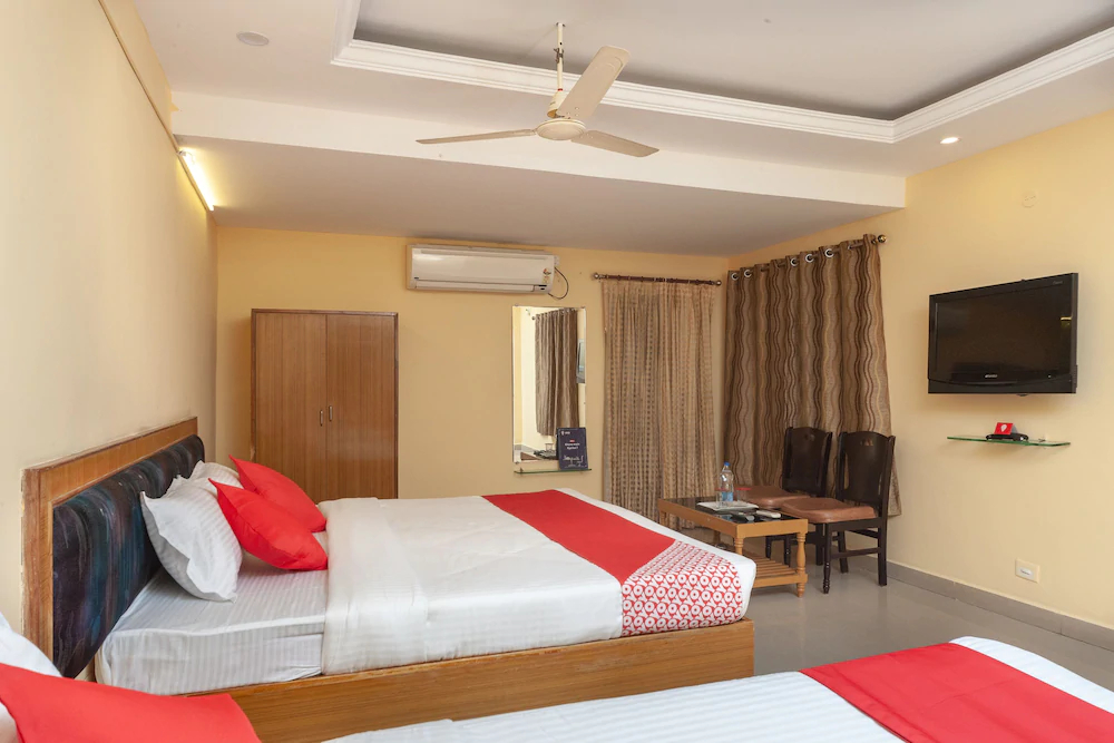 Hotel Gayathri Grand by OYO Rooms